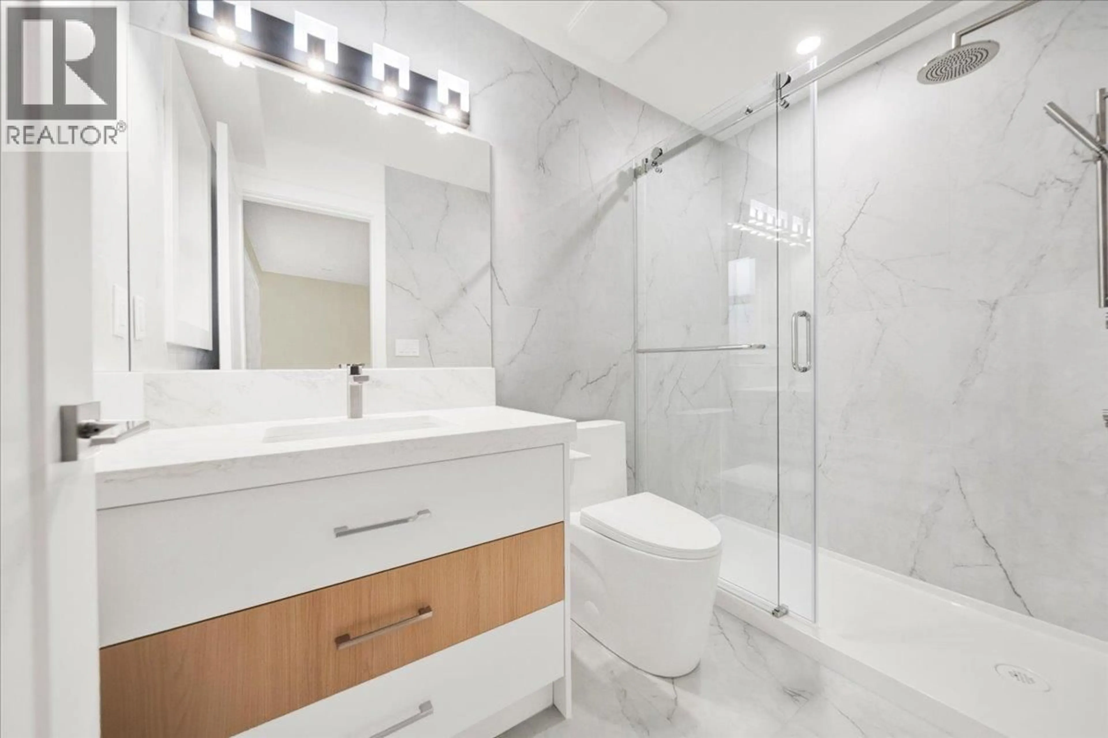 Standard bathroom, ceramic/tile floor for 6 - 7275 RIDGE DRIVE, Burnaby British Columbia V5A1B4