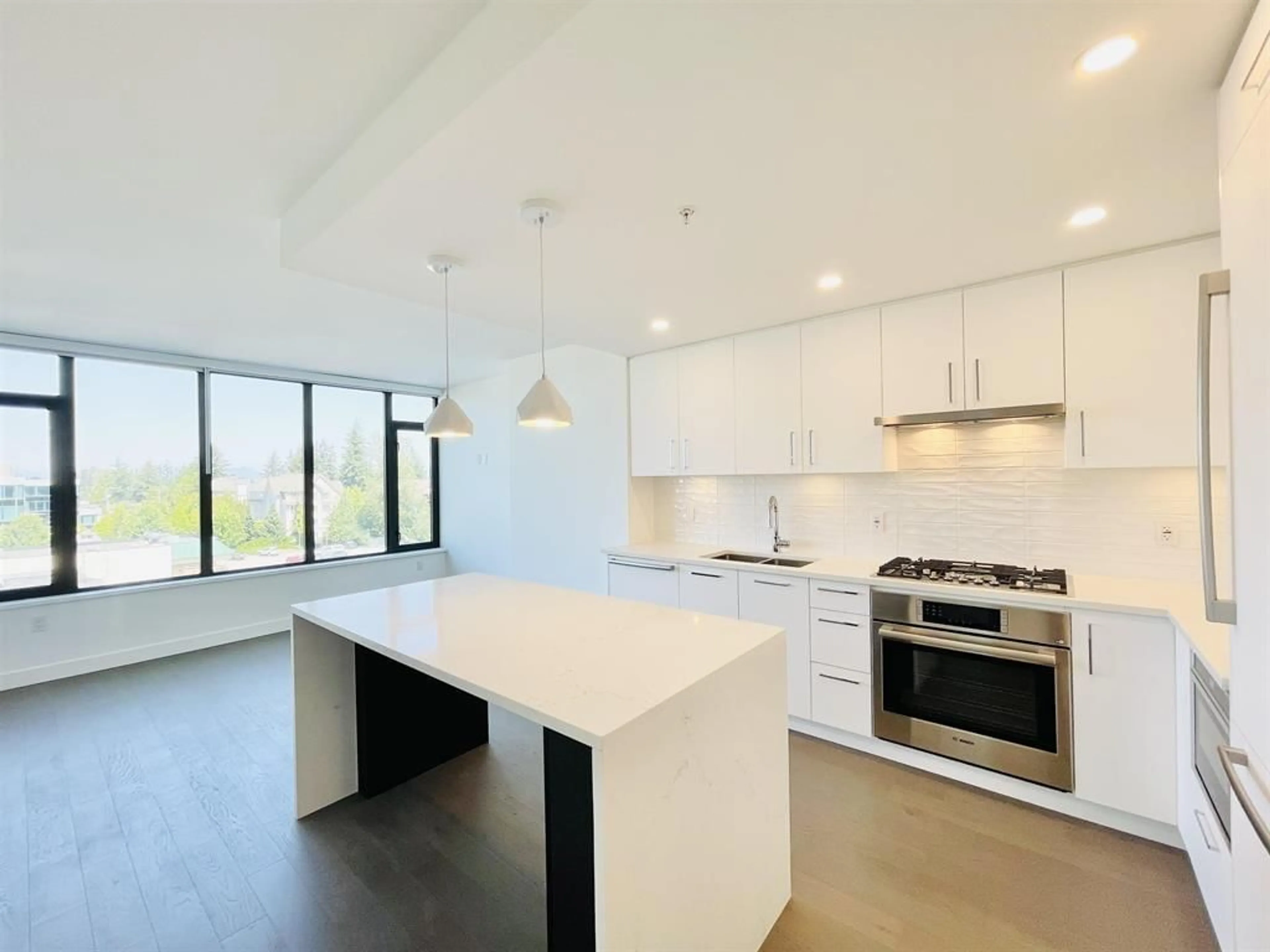 Open concept kitchen, unknown for 303 - 1588 JOHNSTON ROAD, White Rock British Columbia V4B0C5