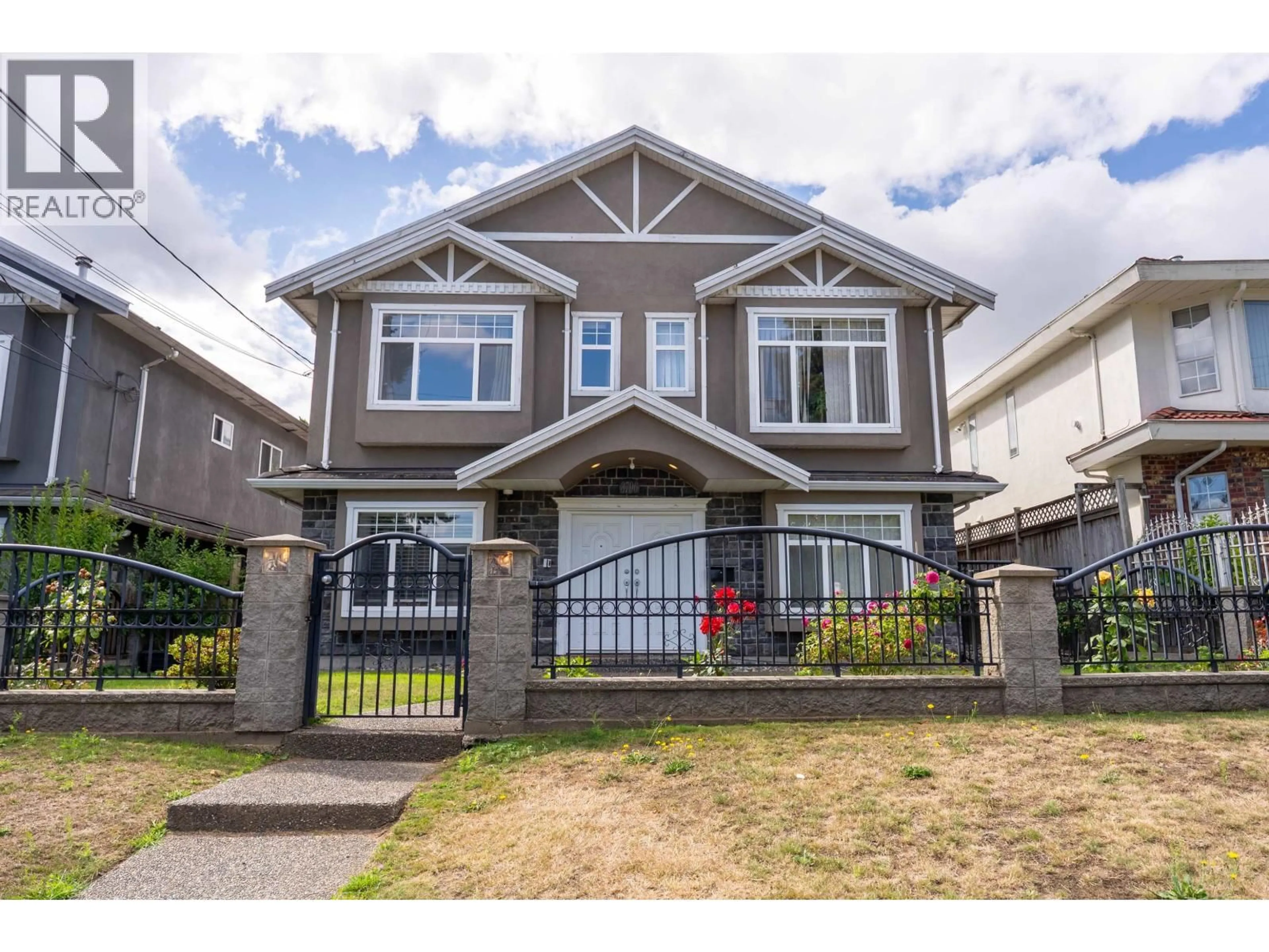 Home with vinyl exterior material, street for 3796 PRICE STREET, Burnaby British Columbia V5G2K8