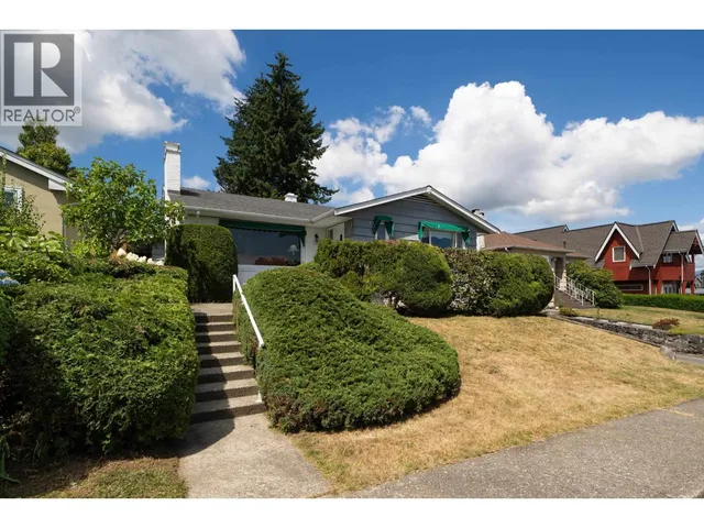 335 CHURCHILL AVENUE, New Westminster 2