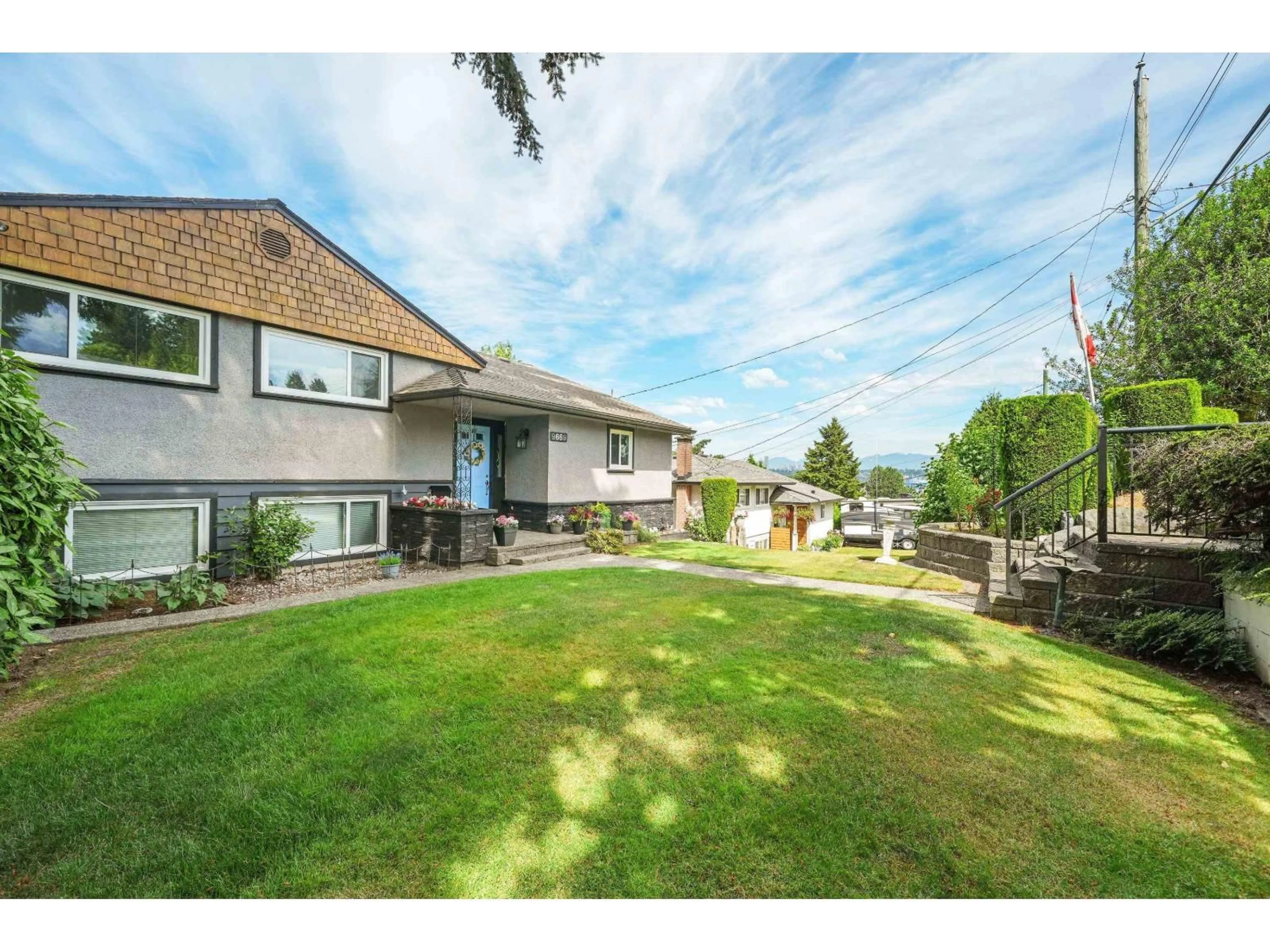 A pic from outside/outdoor area/front of a property/back of a property/a pic from drone, mountain view for 9669 TOWNLINE DIVERSION, Surrey British Columbia V3V2T1