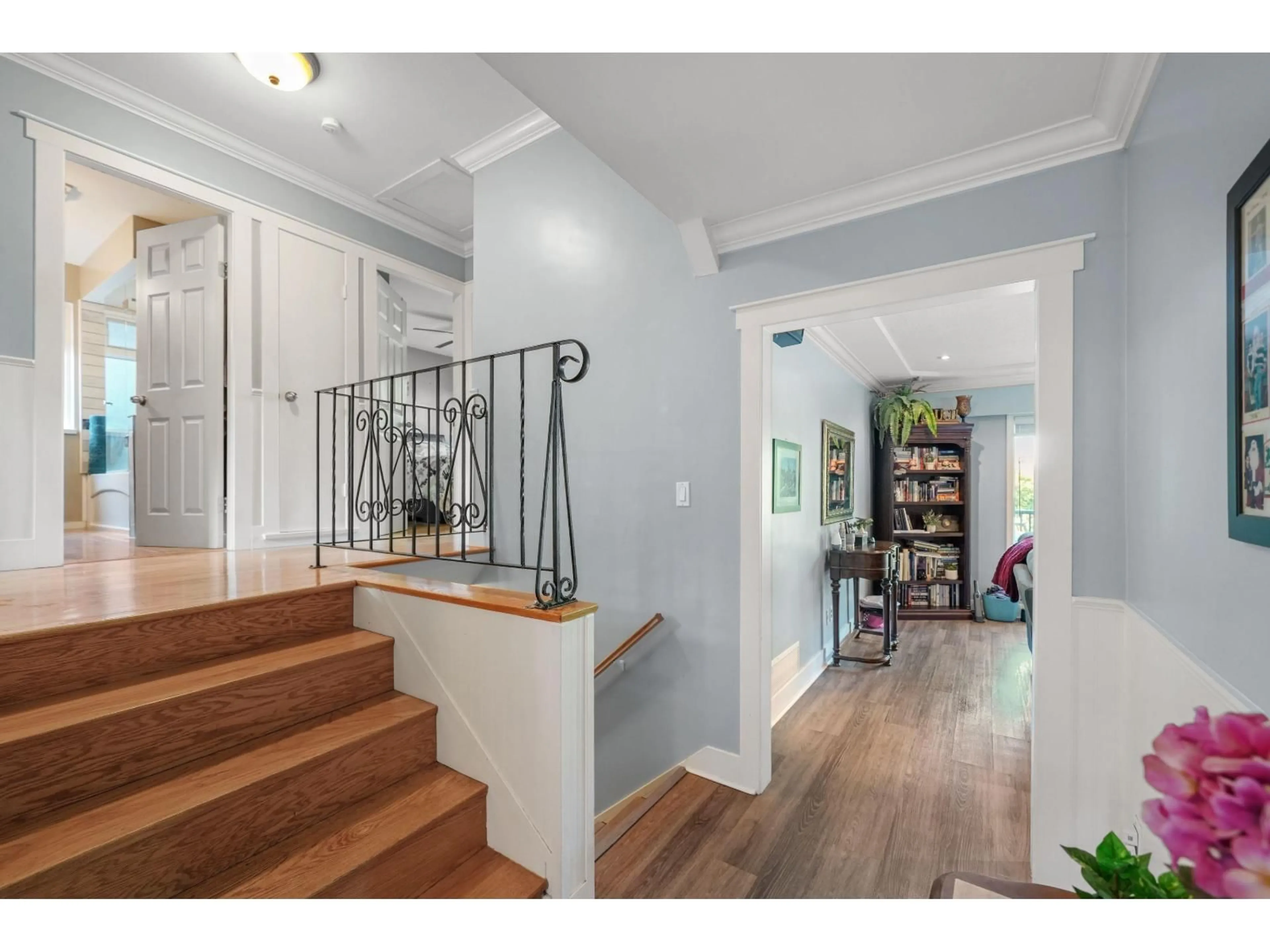 Indoor entryway for 9669 TOWNLINE DIVERSION, Surrey British Columbia V3V2T1