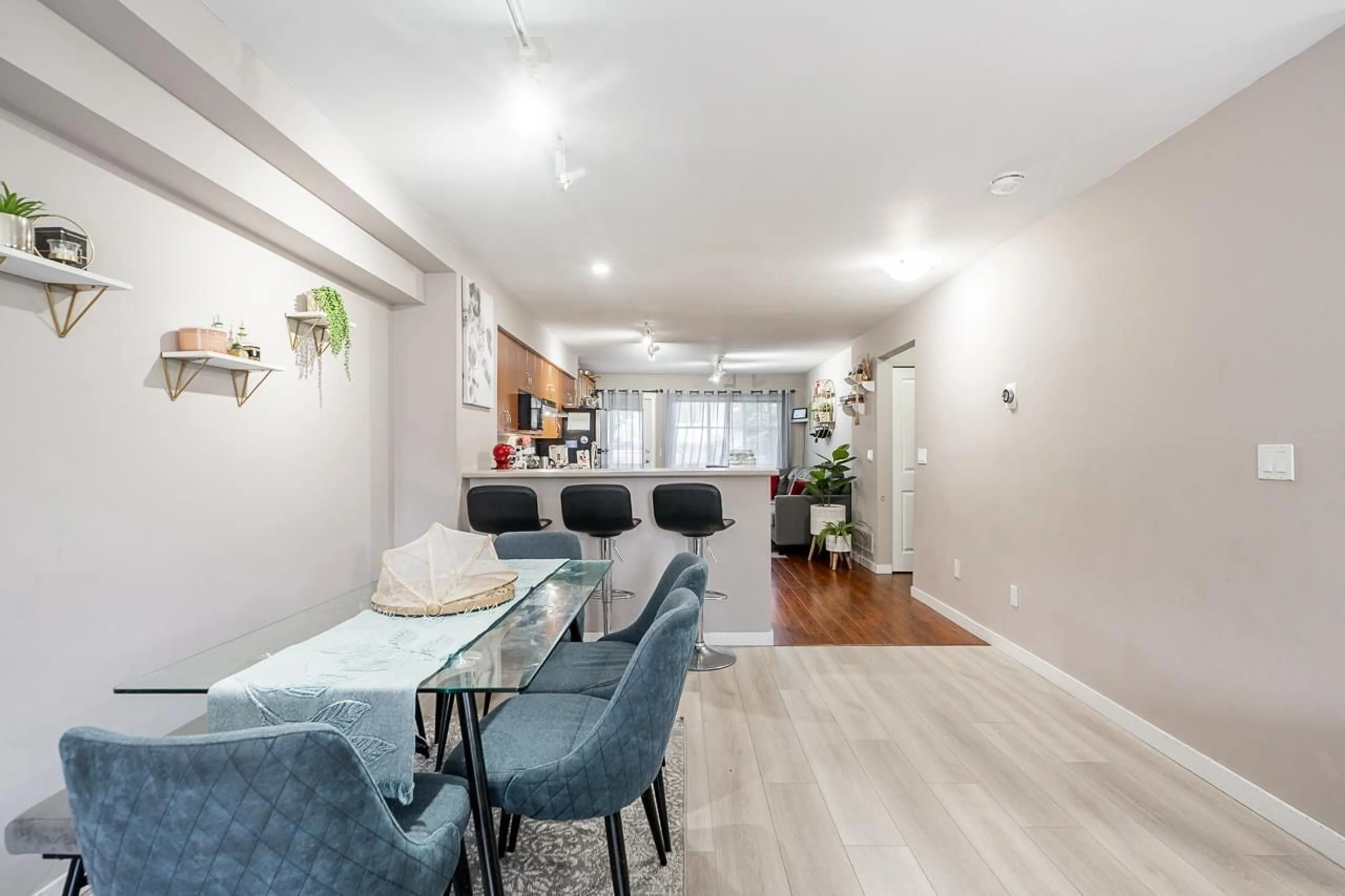 Living room with furniture, unknown for 159 - 12040 68 AVENUE, Surrey British Columbia V3W1P5