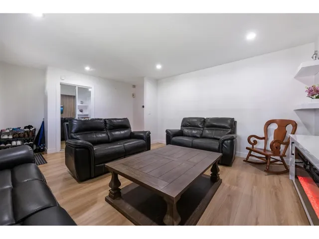16954 60 AVENUE, Surrey 5