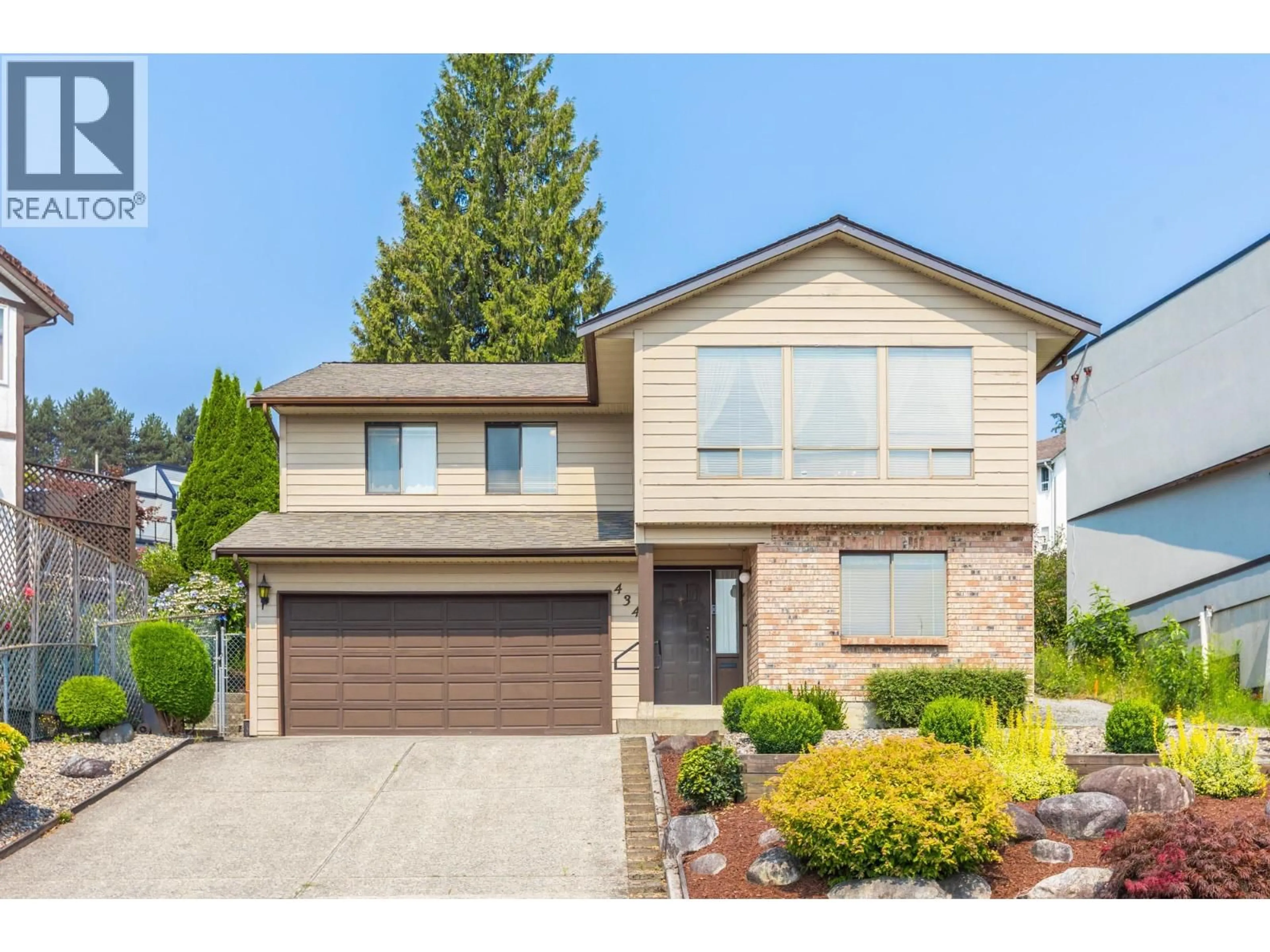 Home with vinyl exterior material, street for 434 ALOUETTE DRIVE, Coquitlam British Columbia V3C4Y8