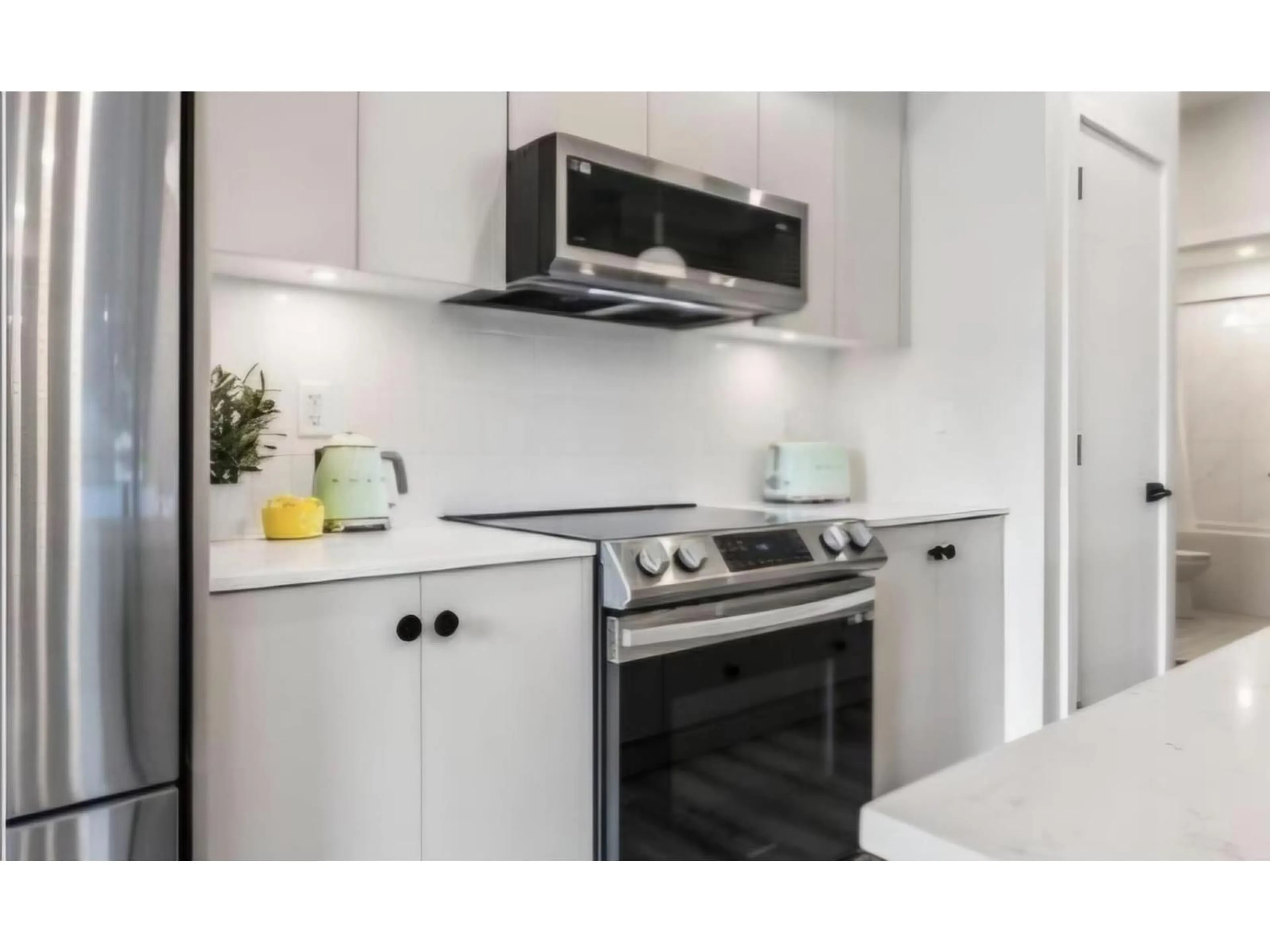 Standard kitchen, unknown for 210 - 45505 CAMPUS DRIVE, Chilliwack British Columbia V2R6L2