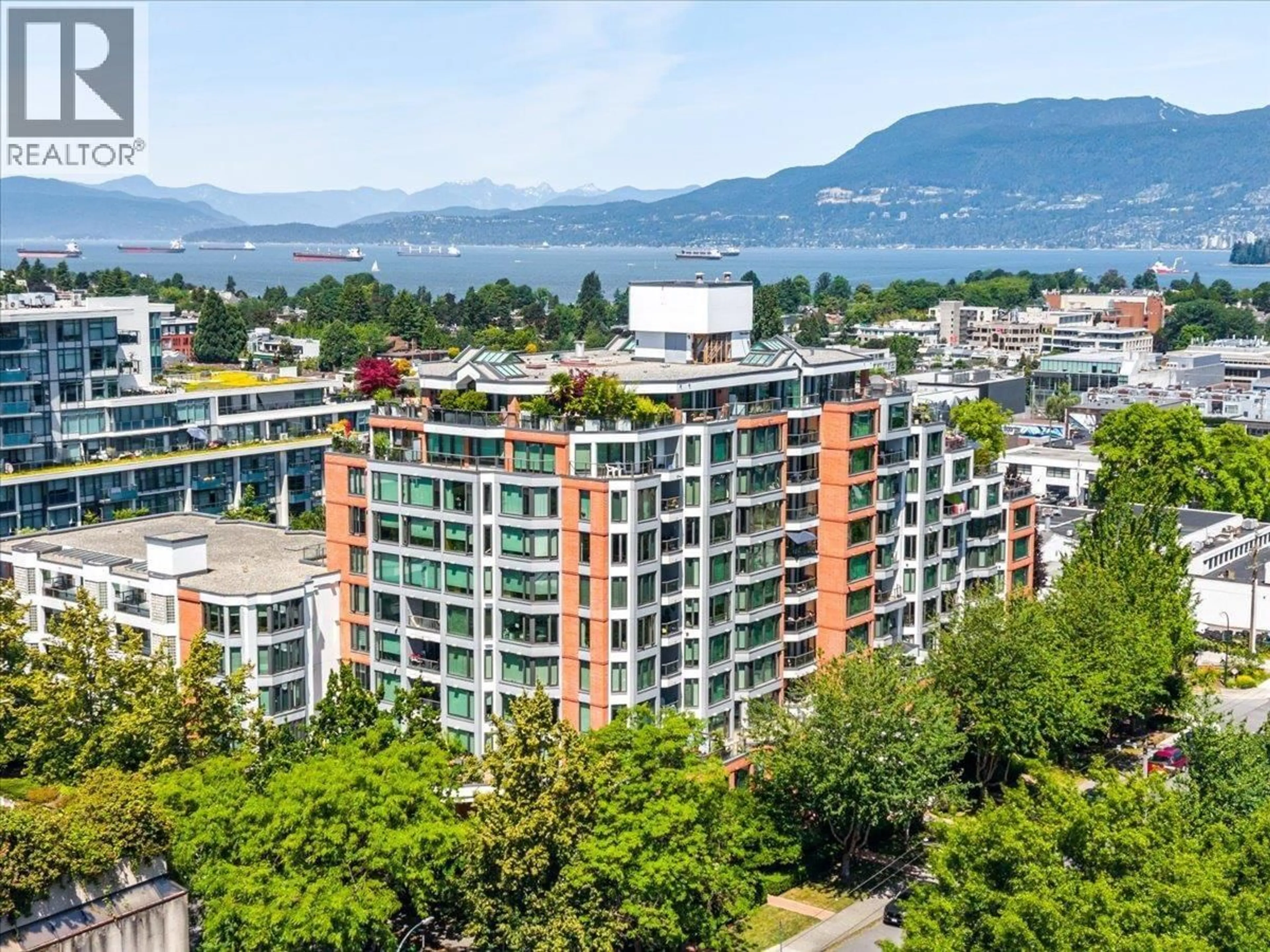 A pic from outside/outdoor area/front of a property/back of a property/a pic from drone, city buildings view from balcony for 702 - 2201 PINE STREET, Vancouver British Columbia V6J5E7