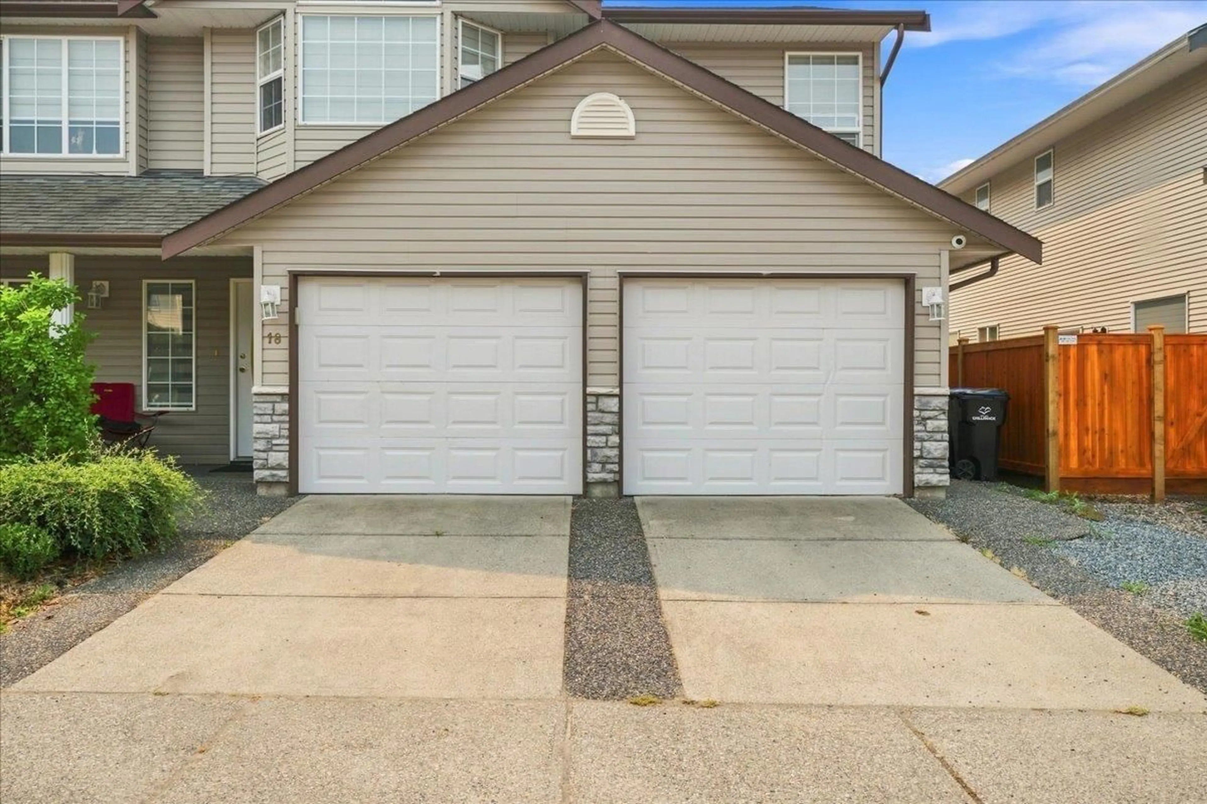 Indoor garage for 18 - 5415 PEACH ROAD, Chilliwack British Columbia V2R4P7