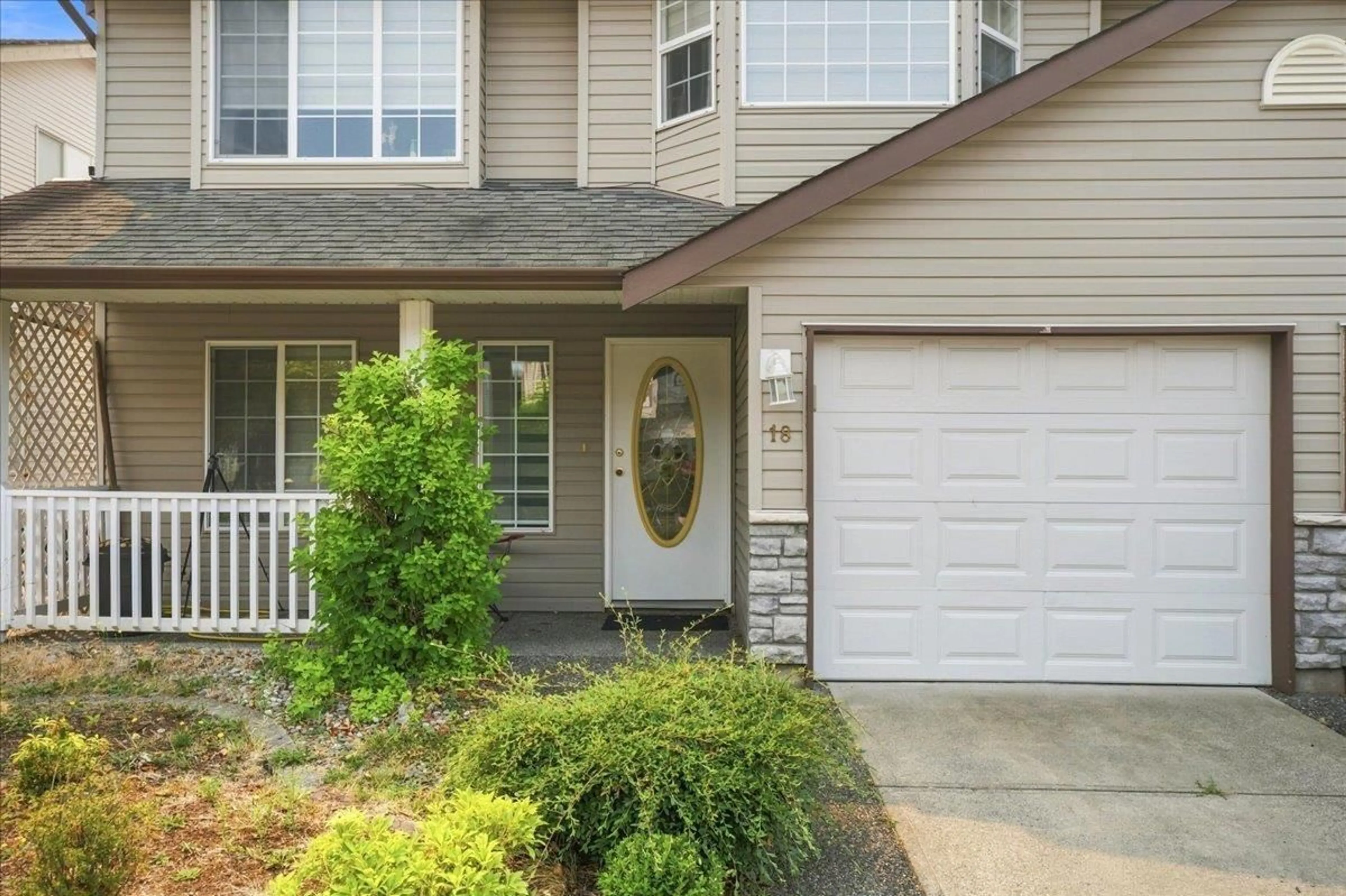 Home with vinyl exterior material, street for 18 - 5415 PEACH ROAD, Chilliwack British Columbia V2R4P7