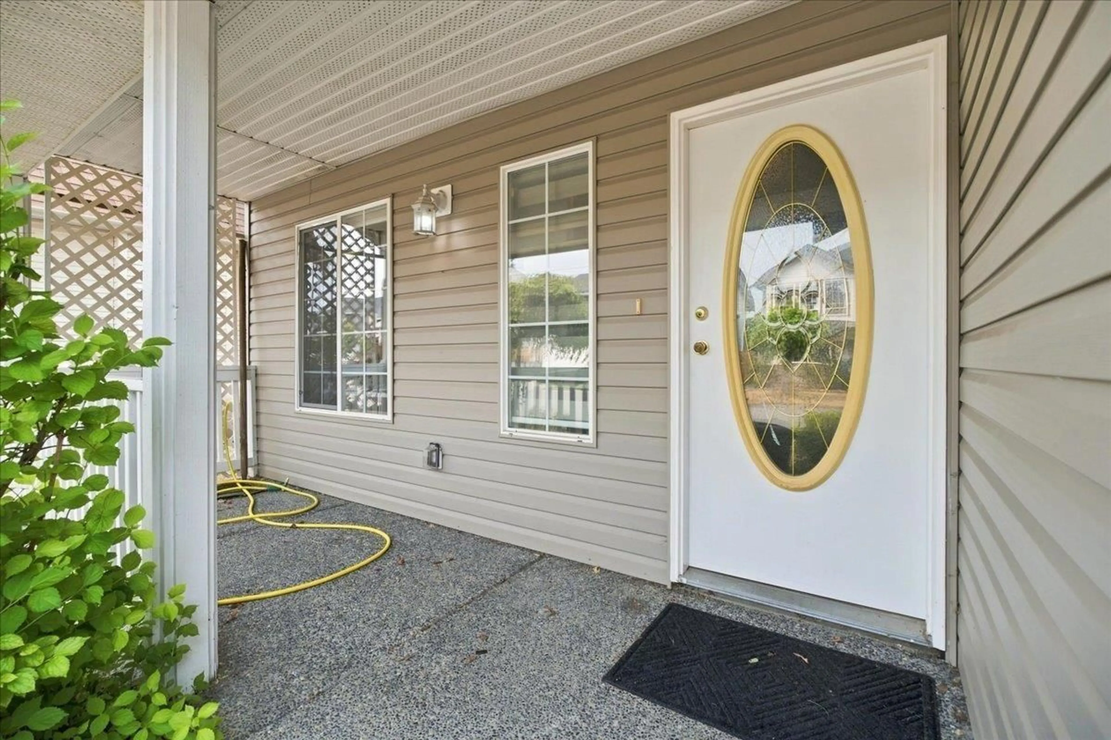 Indoor entryway for 18 - 5415 PEACH ROAD, Chilliwack British Columbia V2R4P7