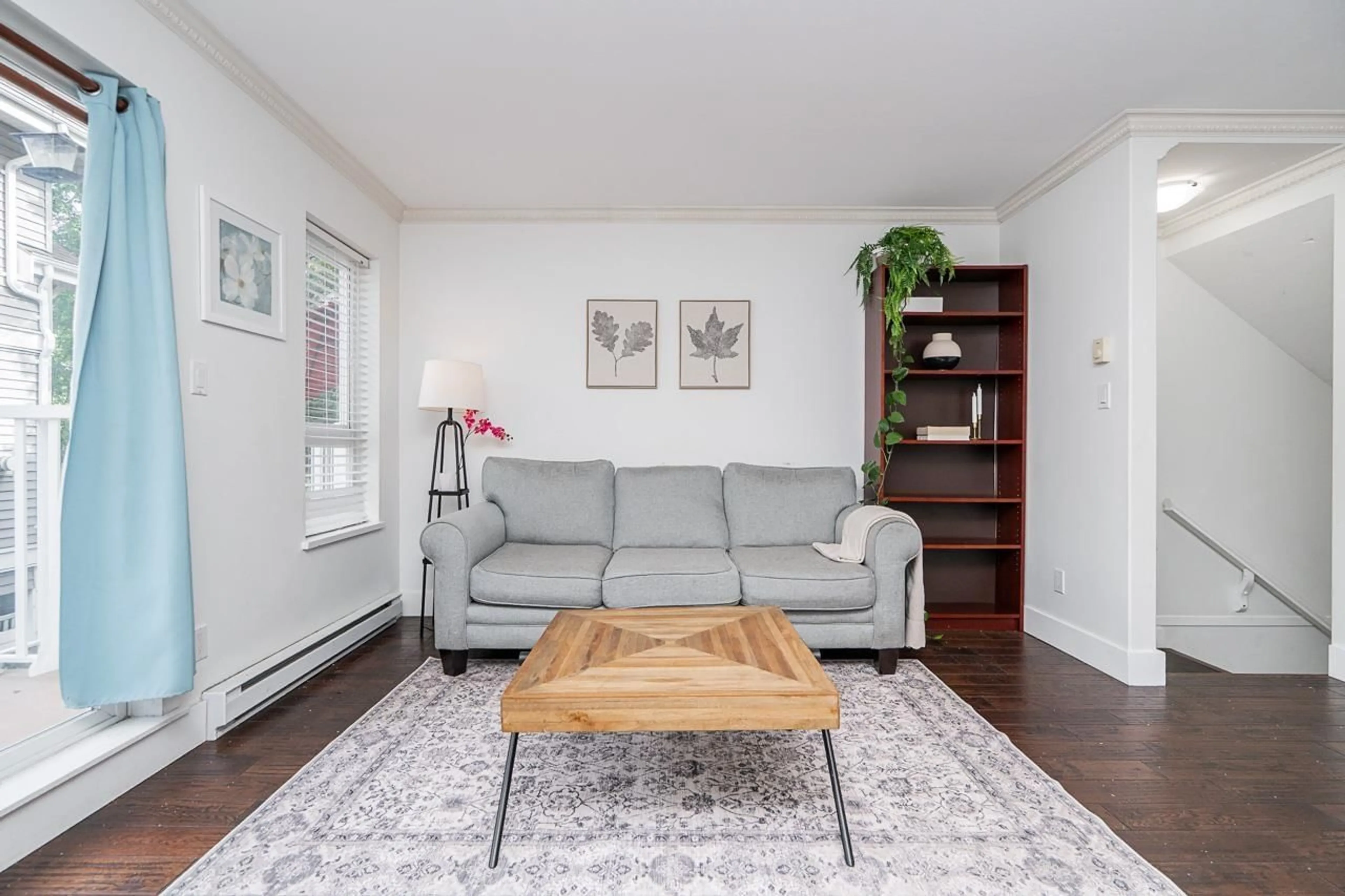Living room with furniture, wood/laminate floor for 15 - 8968 208 STREET, Langley British Columbia V1M4C5