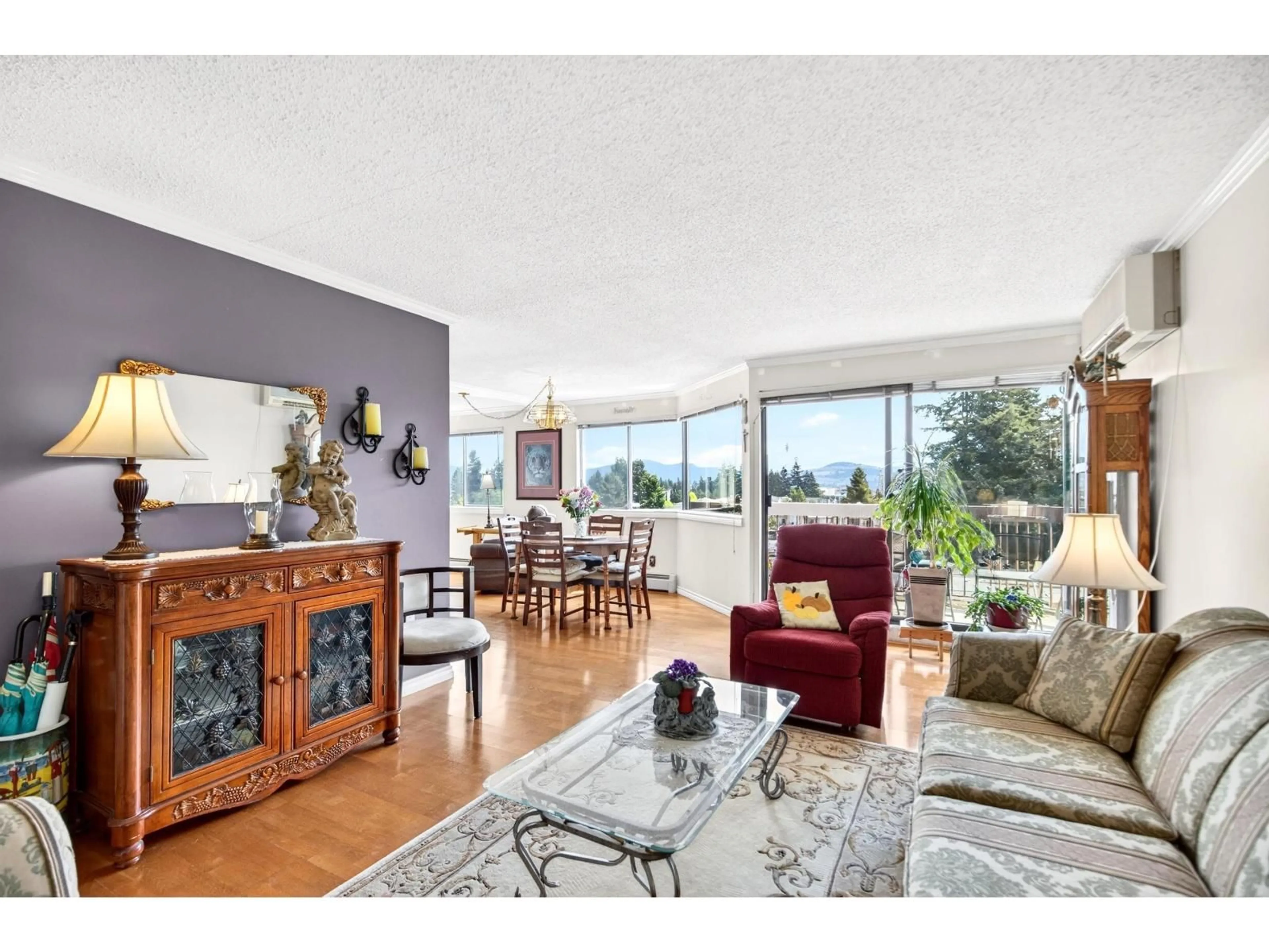 Living room with furniture, unknown for 705 - 31955 OLD YALE ROAD, Abbotsford British Columbia V2T4N1
