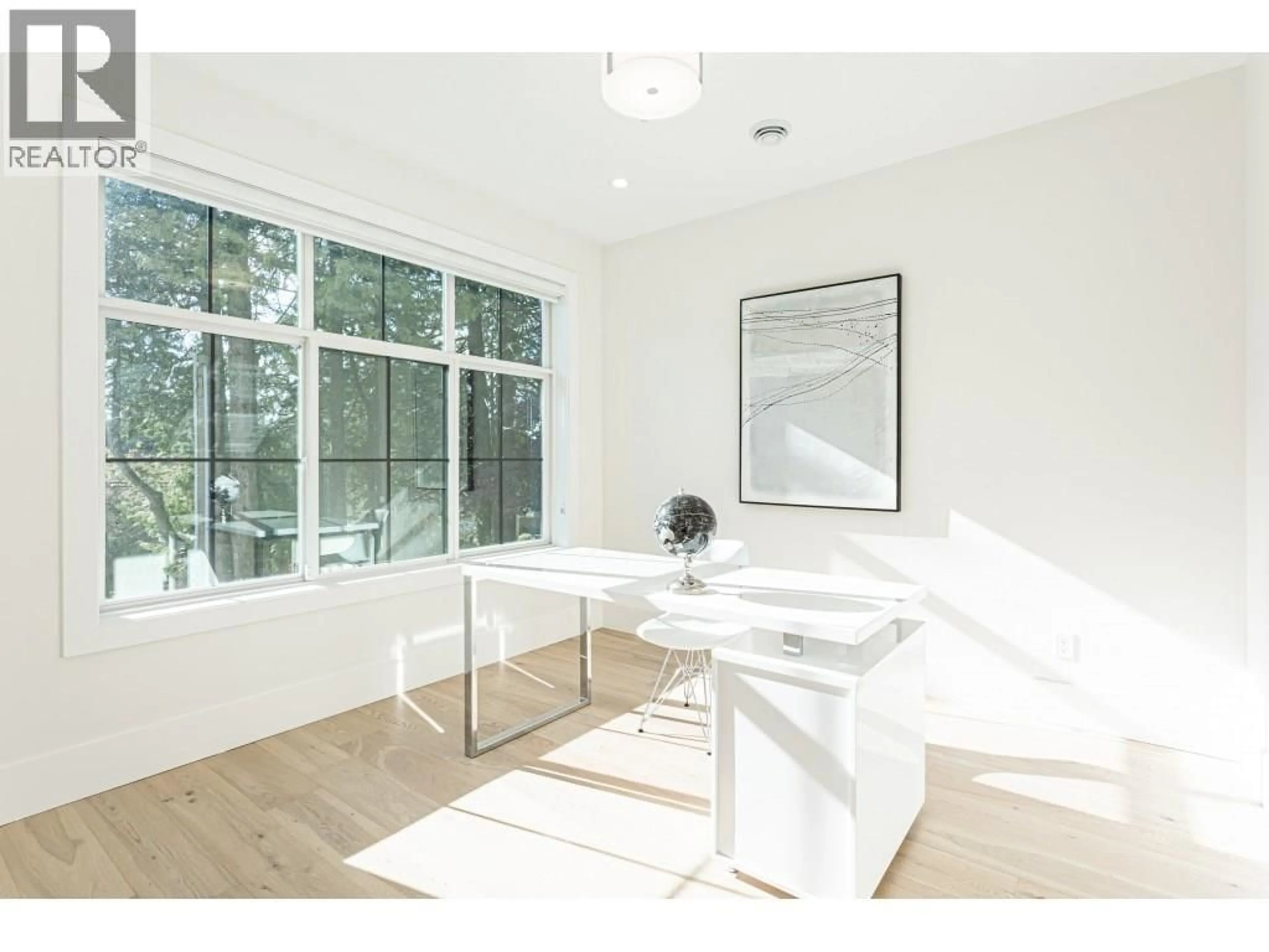 A pic of a room for 8267 GOVERNMENT ROAD, Burnaby British Columbia V5A2E4