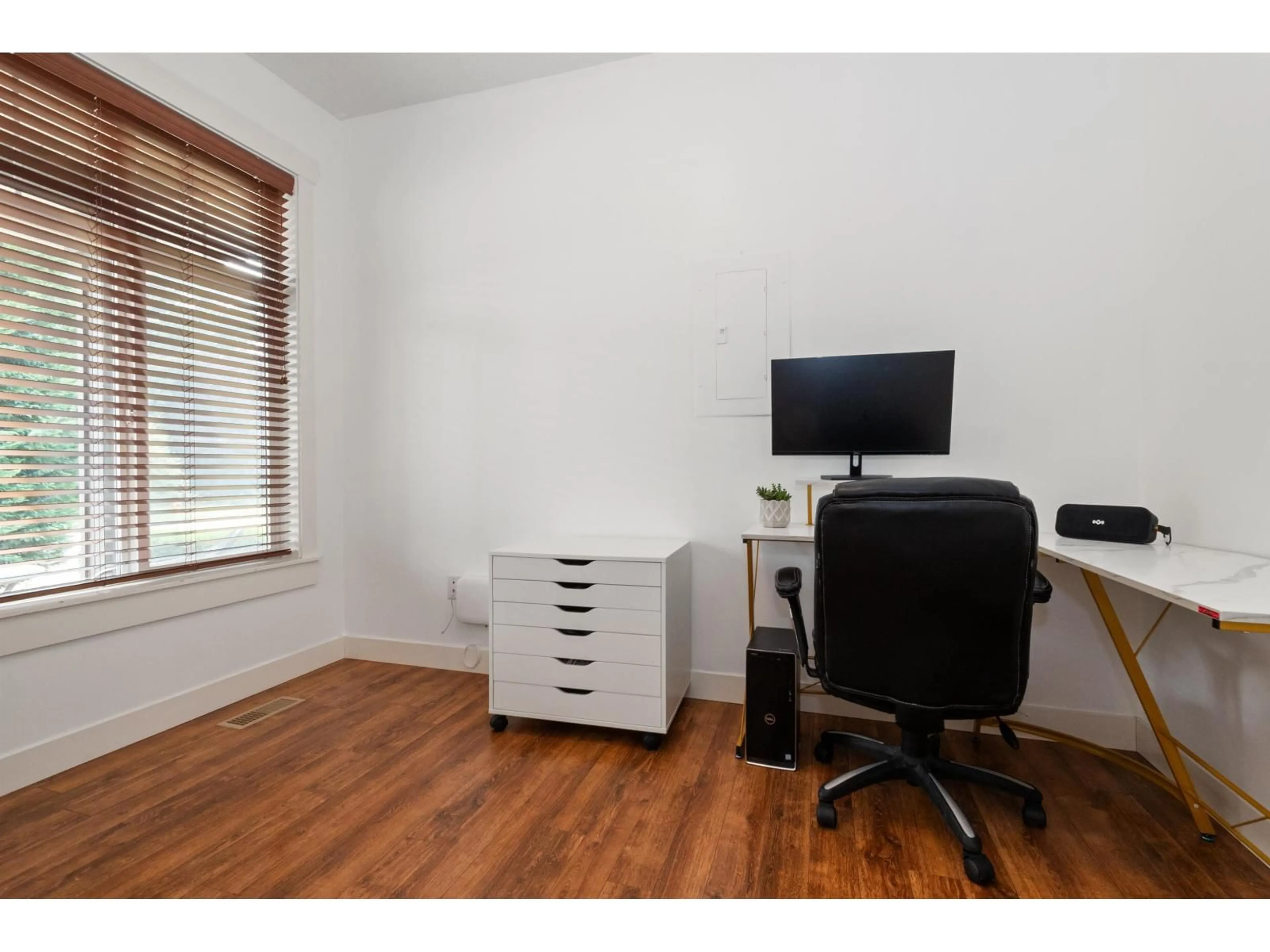 A pic of a room for 45517 WELLS ROAD, Chilliwack British Columbia V2R1G6