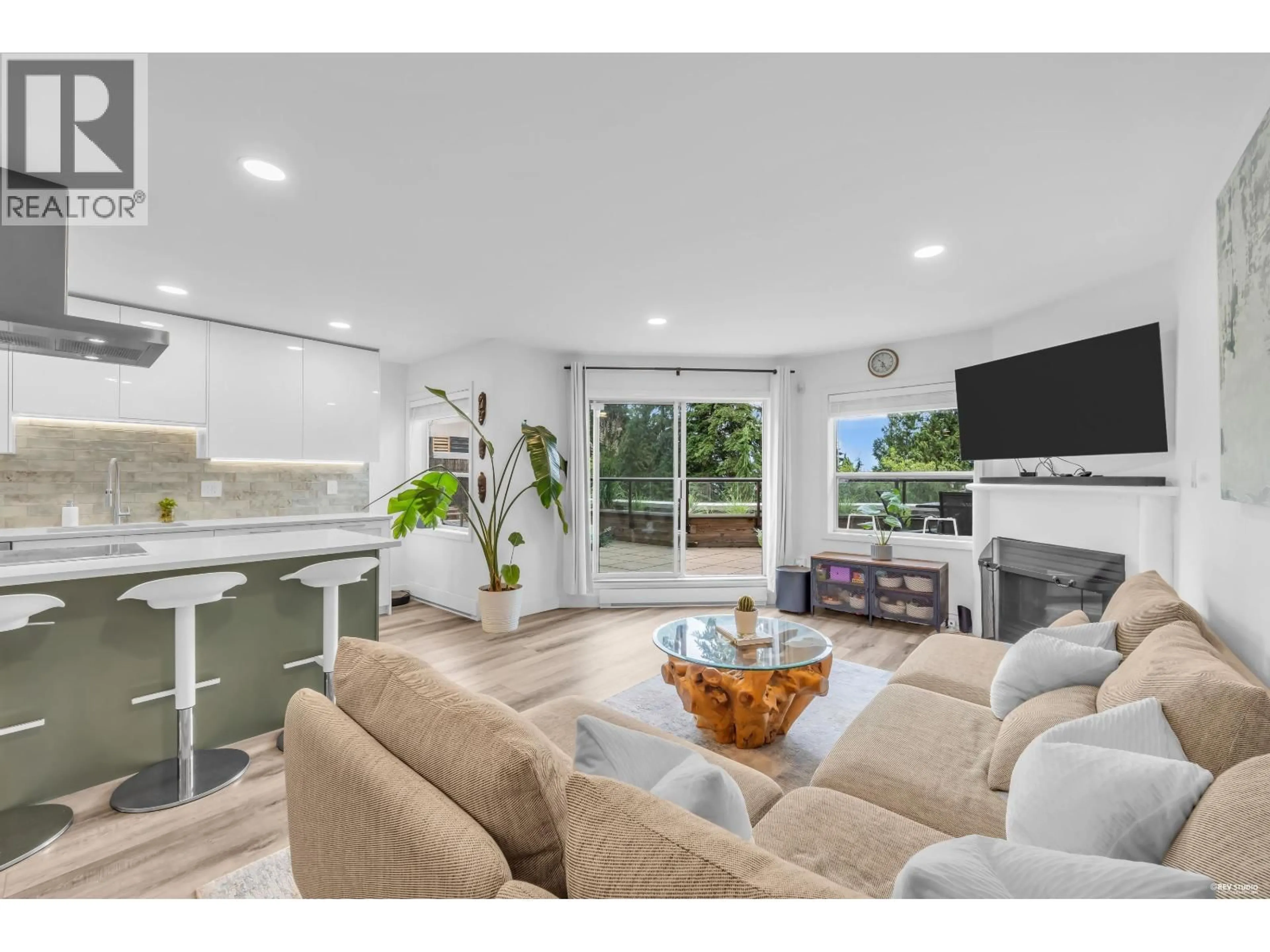 Unknown for 604 - 1500 OSTLER COURT, North Vancouver British Columbia V7G2S2
