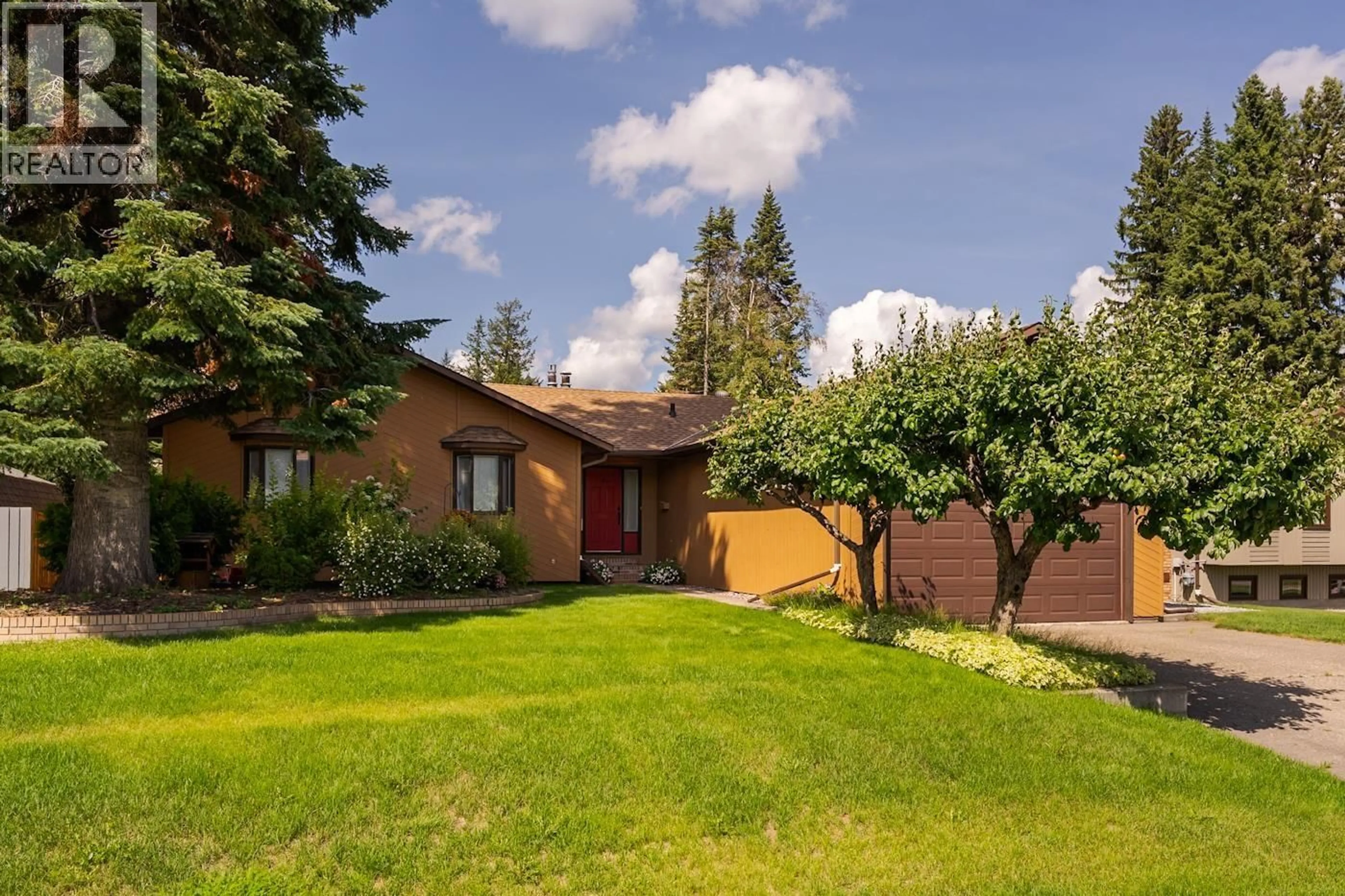 A pic from outside/outdoor area/front of a property/back of a property/a pic from drone, street for 2715 WILDWOOD CRESCENT, Prince George British Columbia V2K3Y4