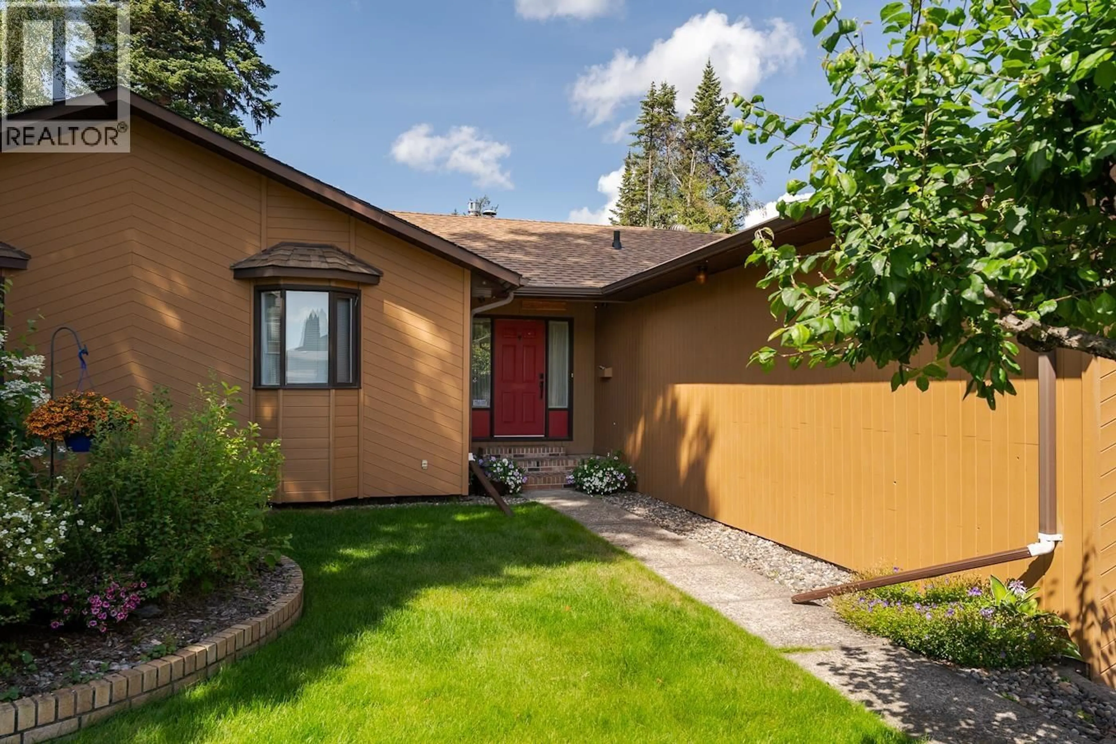 Patio, street for 2715 WILDWOOD CRESCENT, Prince George British Columbia V2K3Y4