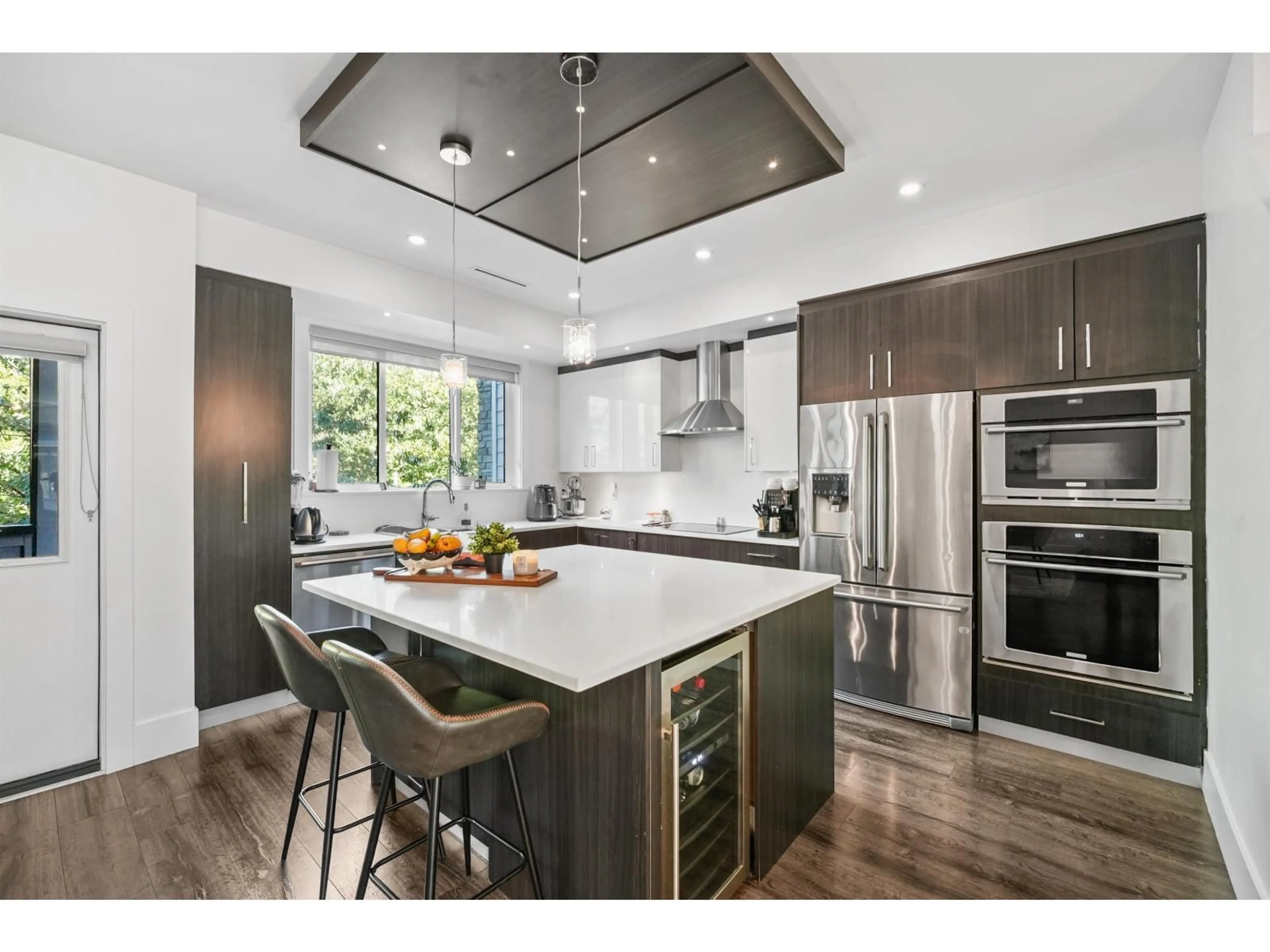 Contemporary kitchen, unknown for 14 - 15177 60 AVENUE, Surrey British Columbia V3S7B3