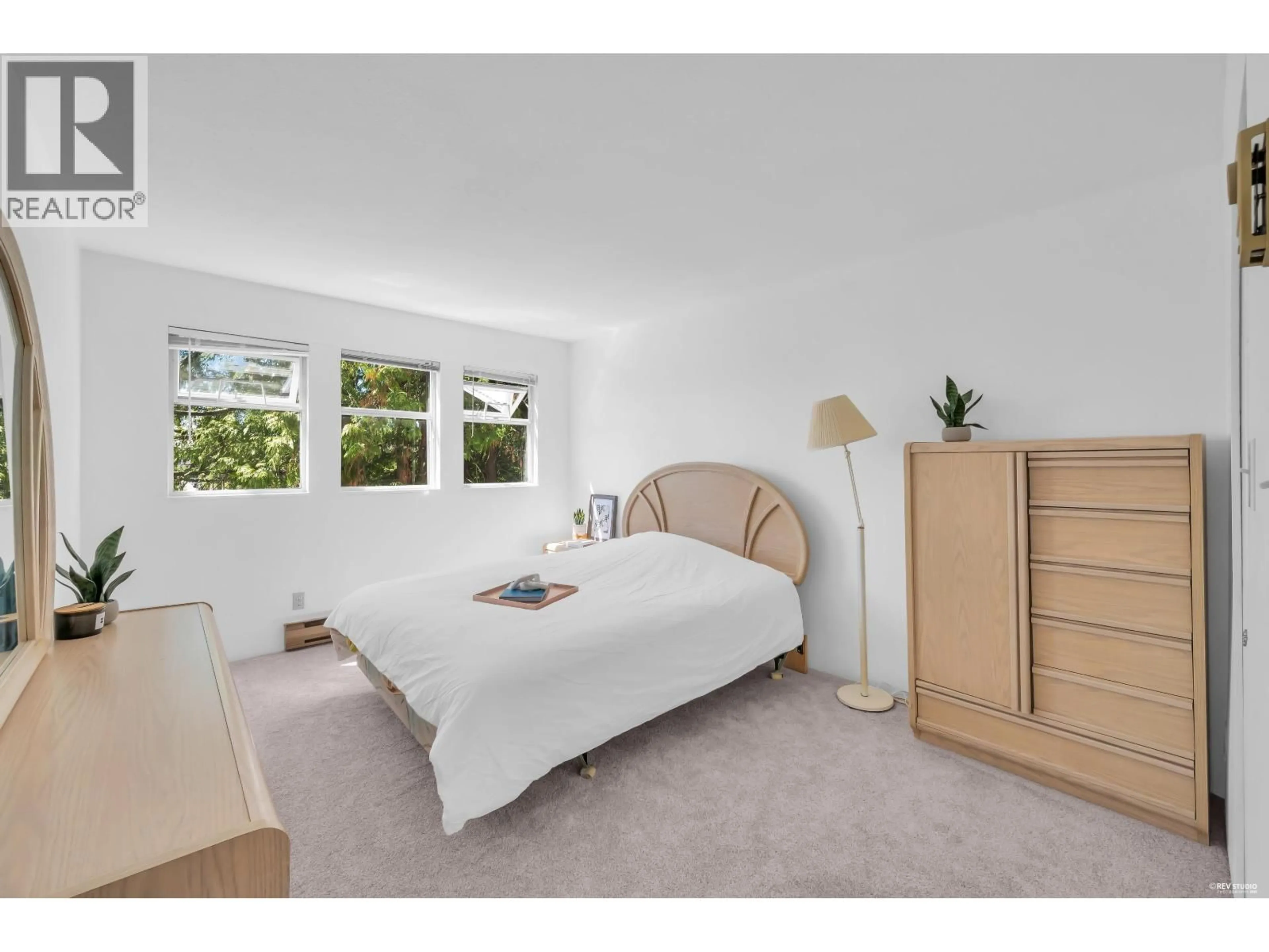 Bedroom with bed, unknown for 303 - 5335 HASTINGS STREET, Burnaby British Columbia V5B1P9