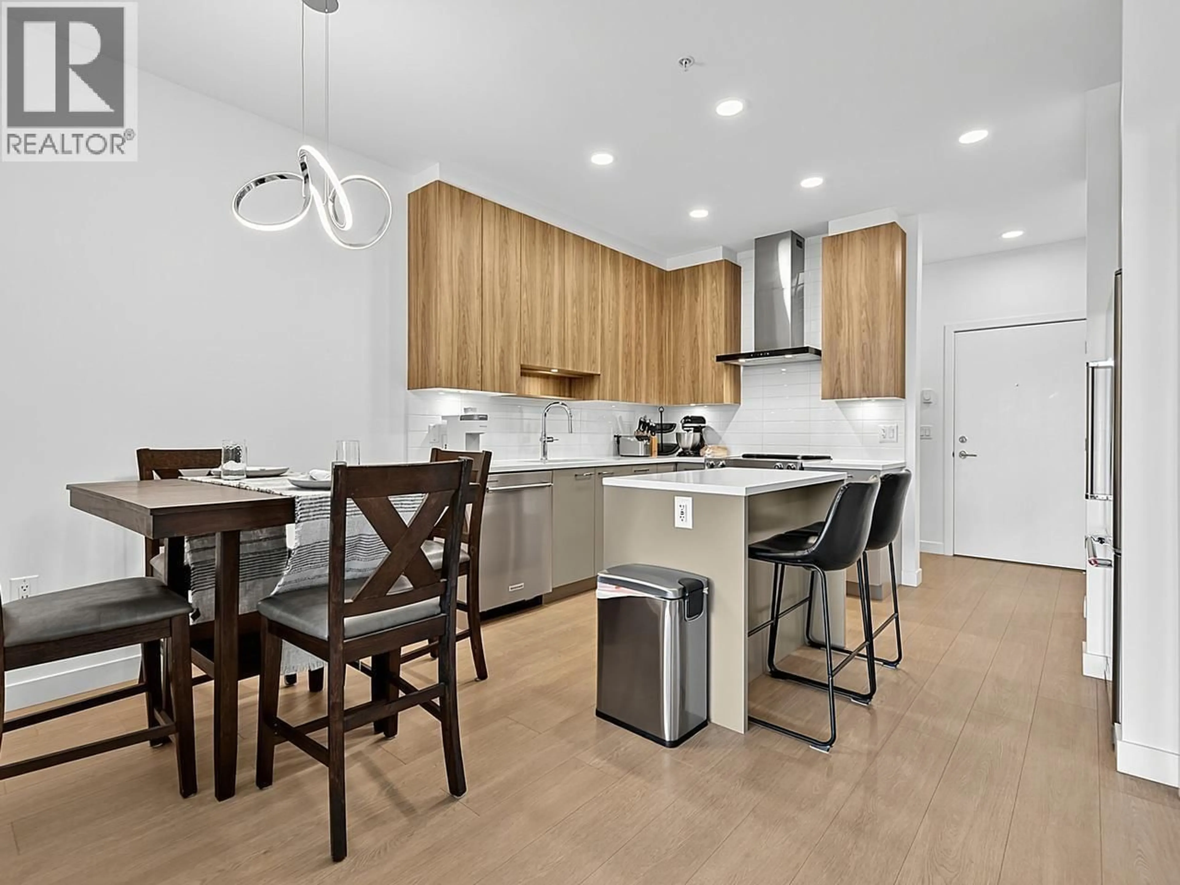 Open concept kitchen, wood/laminate floor for 511 - 7599 15 STREET, Burnaby British Columbia V3N0H9