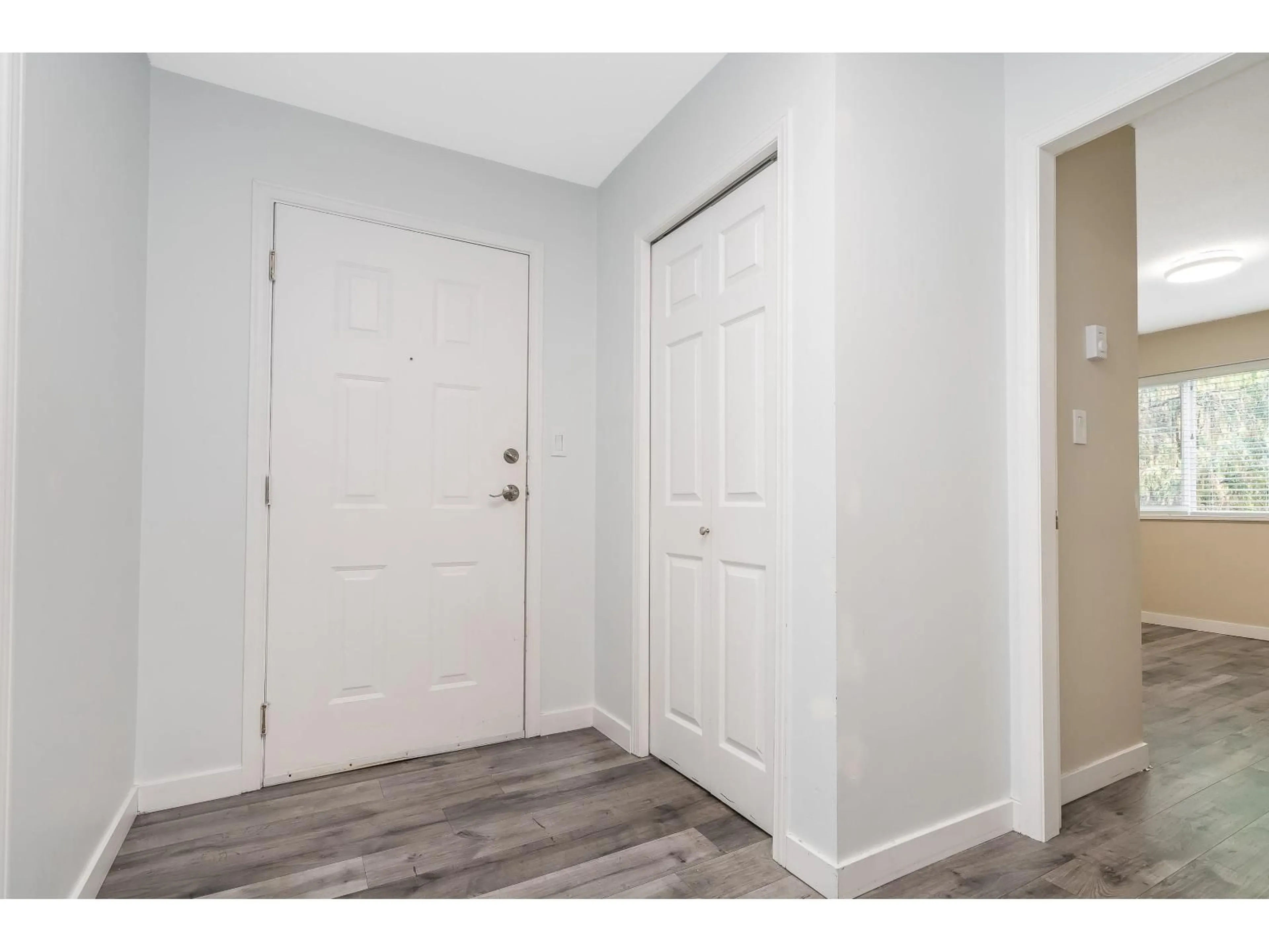 Indoor entryway for 203 - 2855 152 STREET, Surrey British Columbia V4P1H2