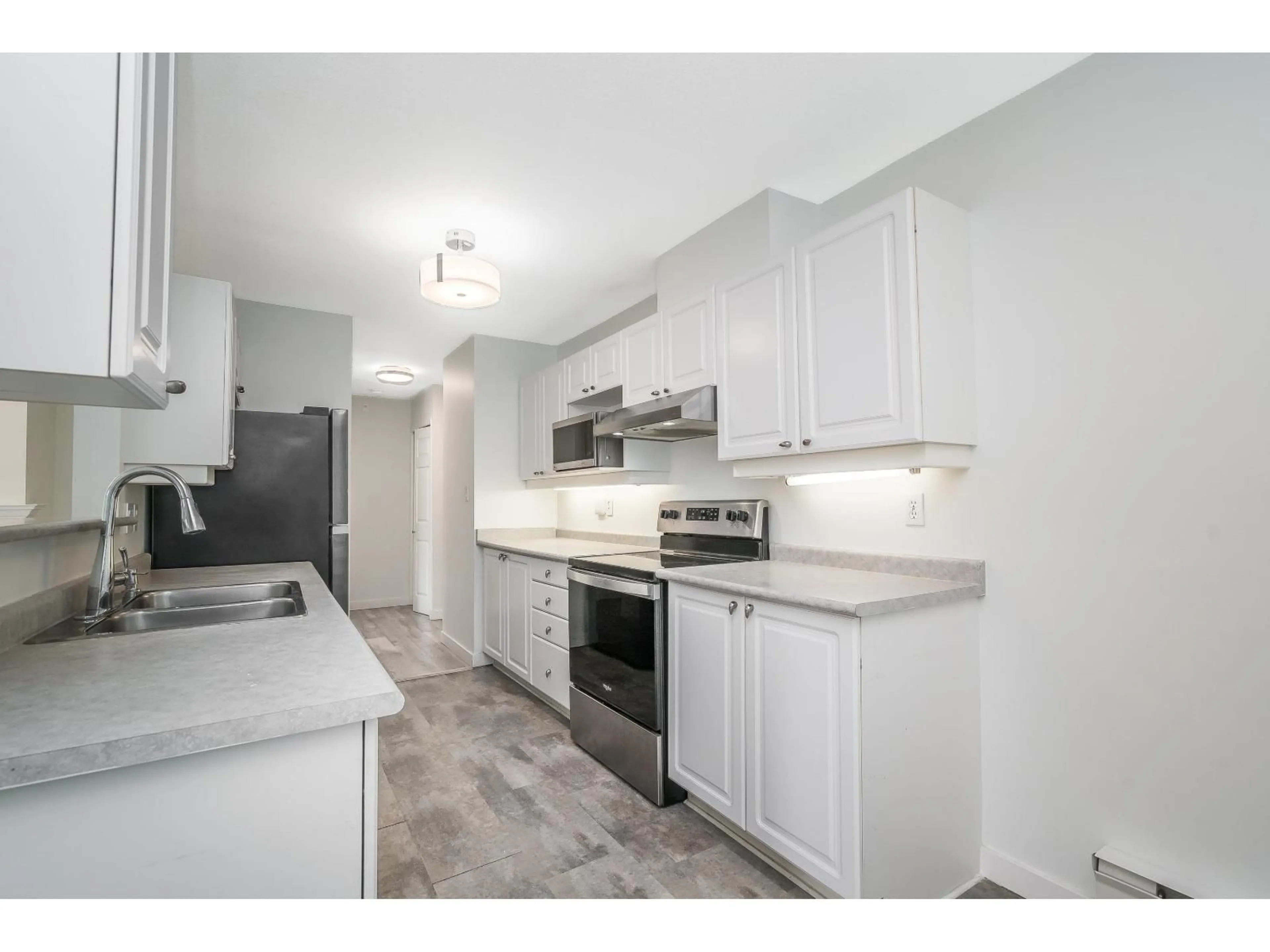 Standard kitchen, ceramic/tile floor for 203 - 2855 152 STREET, Surrey British Columbia V4P1H2
