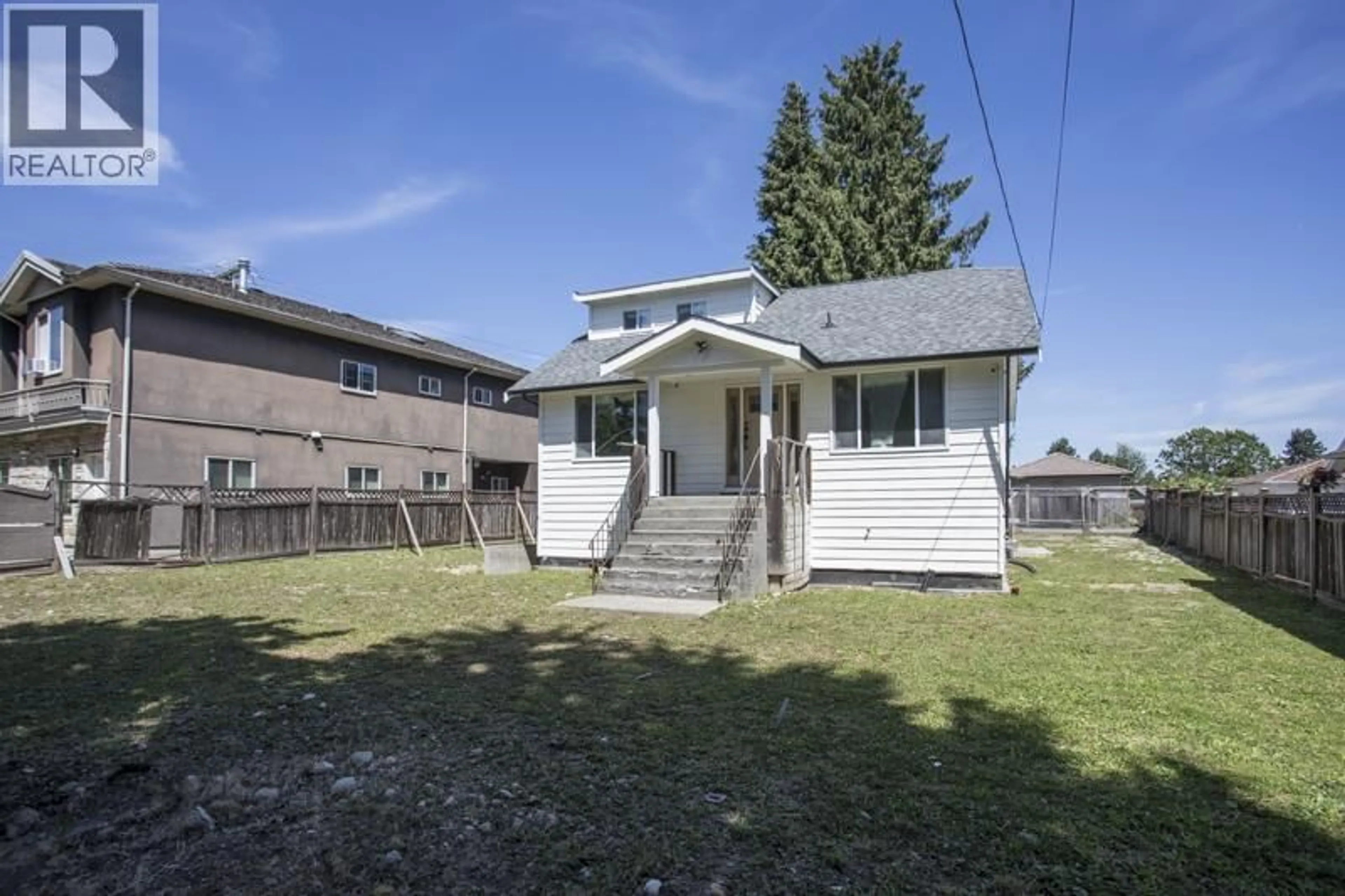 Unknown for 7520 CANADA WAY, Burnaby British Columbia V3N3K2