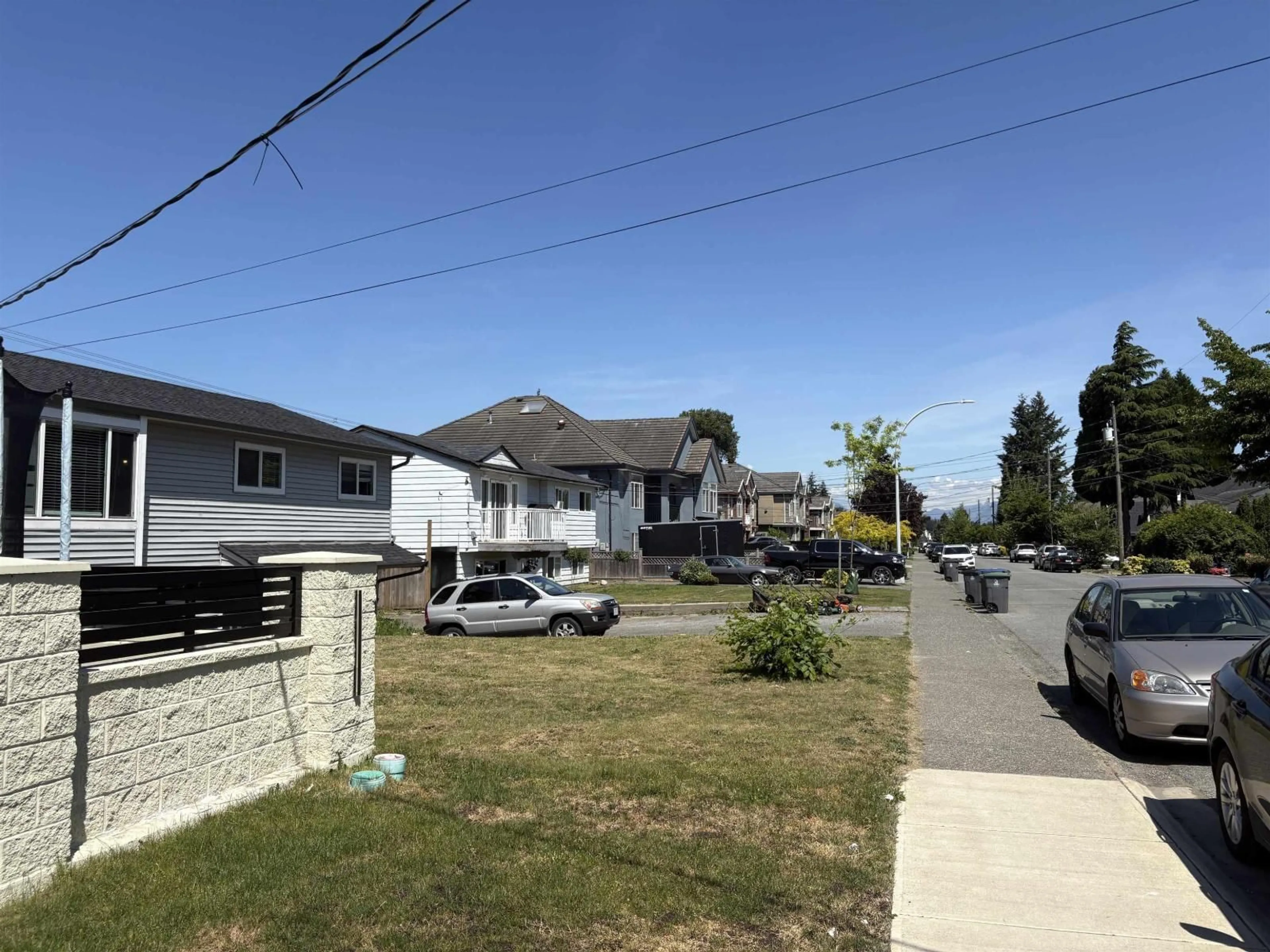 A pic from outside/outdoor area/front of a property/back of a property/a pic from drone, street for 7629 126A STREET, Surrey British Columbia V3W6Z9