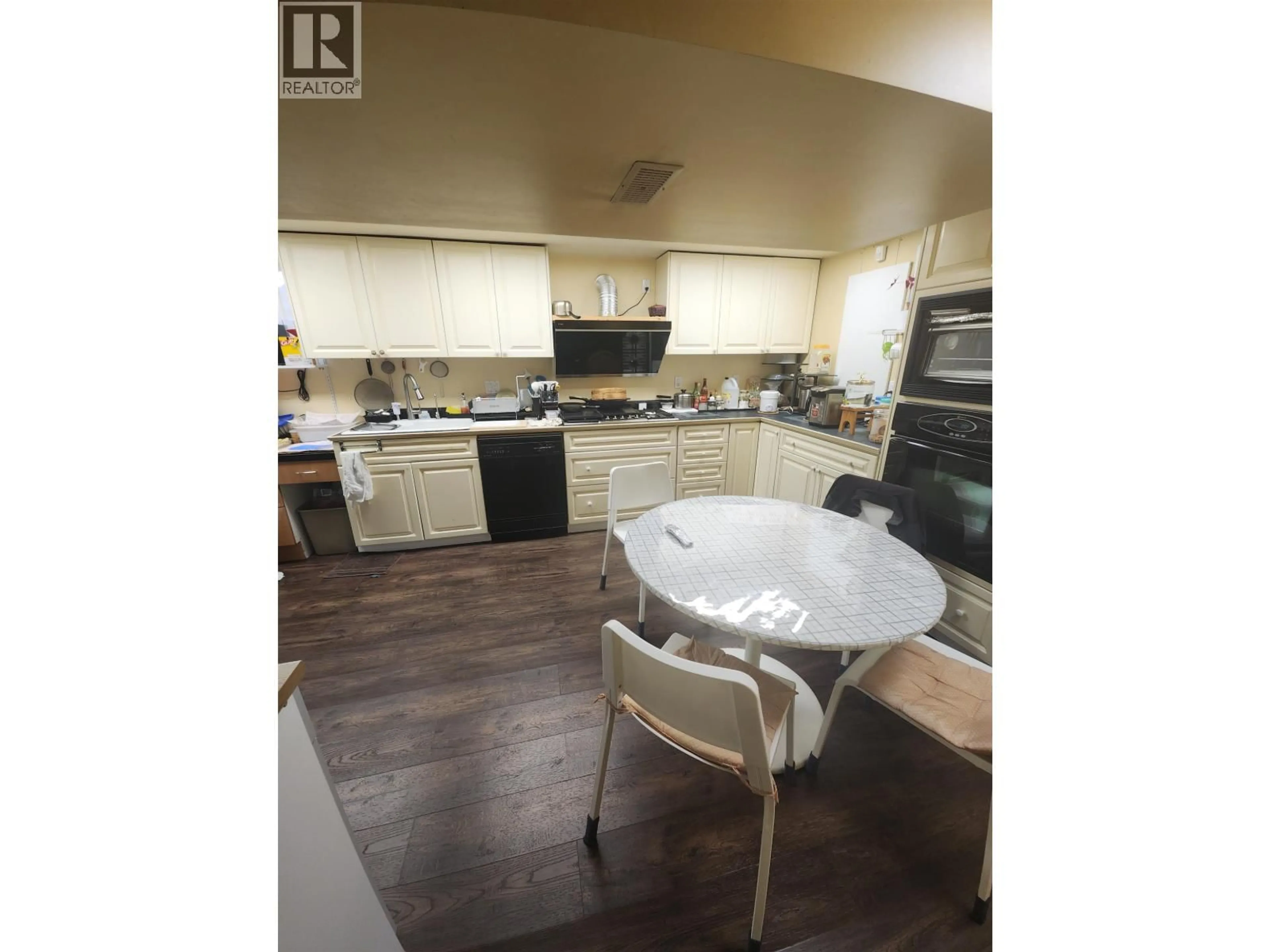 Open concept kitchen, unknown for 6291 DICKENS STREET, Burnaby British Columbia V5H1W6