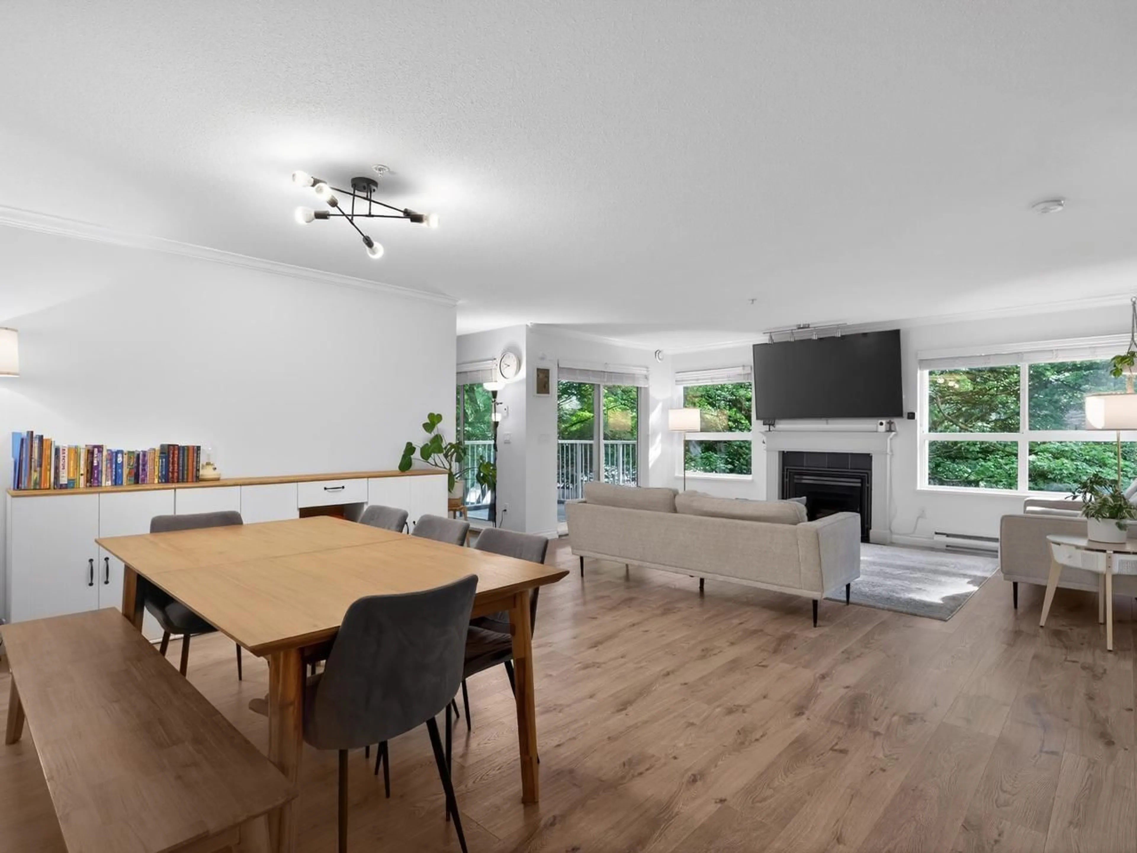 A pic of a room for 207 - 9668 148 STREET, Surrey British Columbia V3R0W2