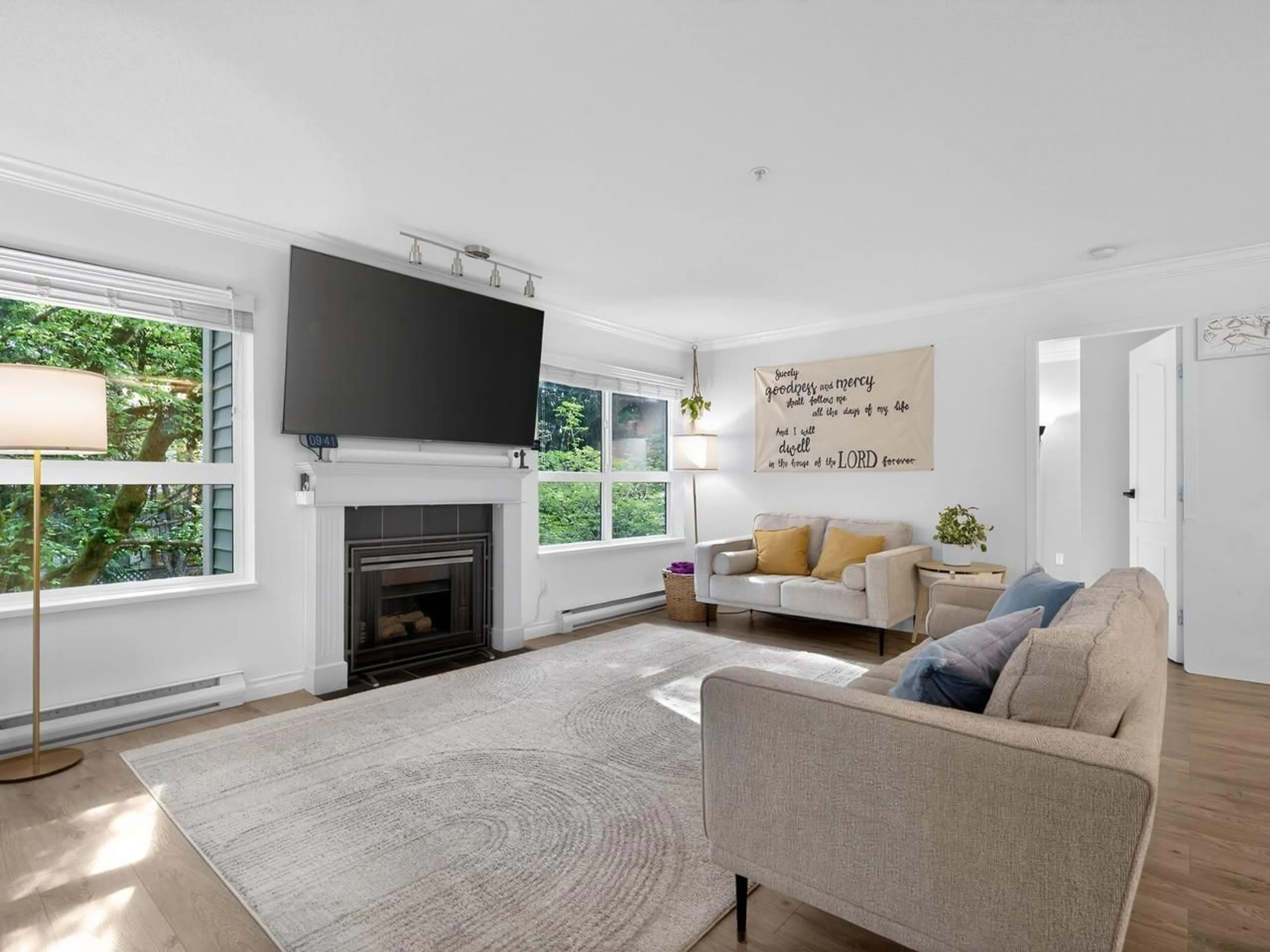 Living room with furniture, unknown for 207 - 9668 148 STREET, Surrey British Columbia V3R0W2