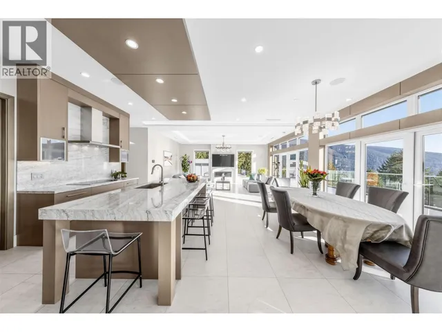 515 BALLANTREE ROAD, West Vancouver 2
