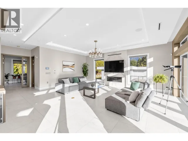 515 BALLANTREE ROAD, West Vancouver 5