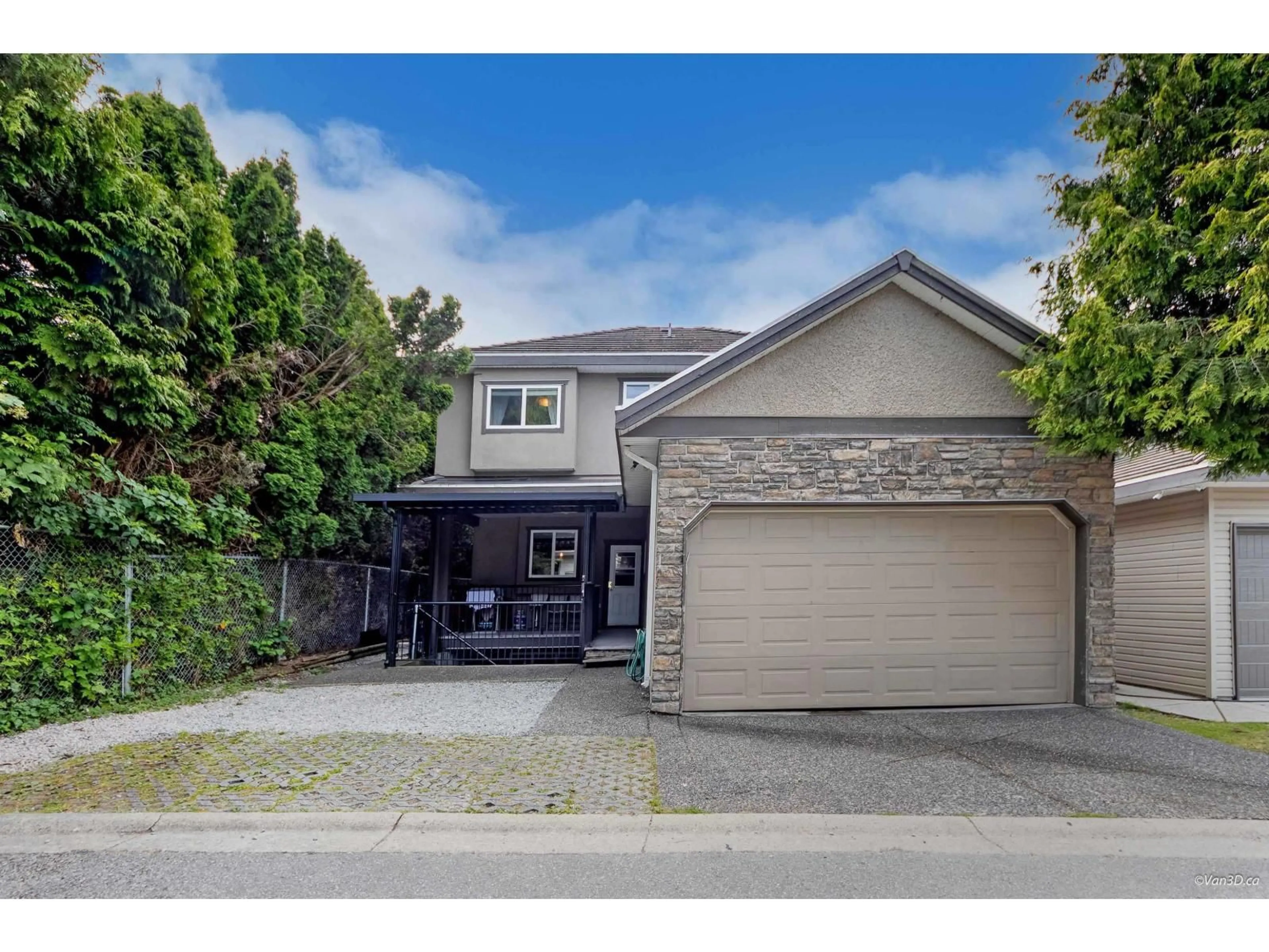 A pic from outside/outdoor area/front of a property/back of a property/a pic from drone, street for 7506 143C STREET, Surrey British Columbia V3W1S2