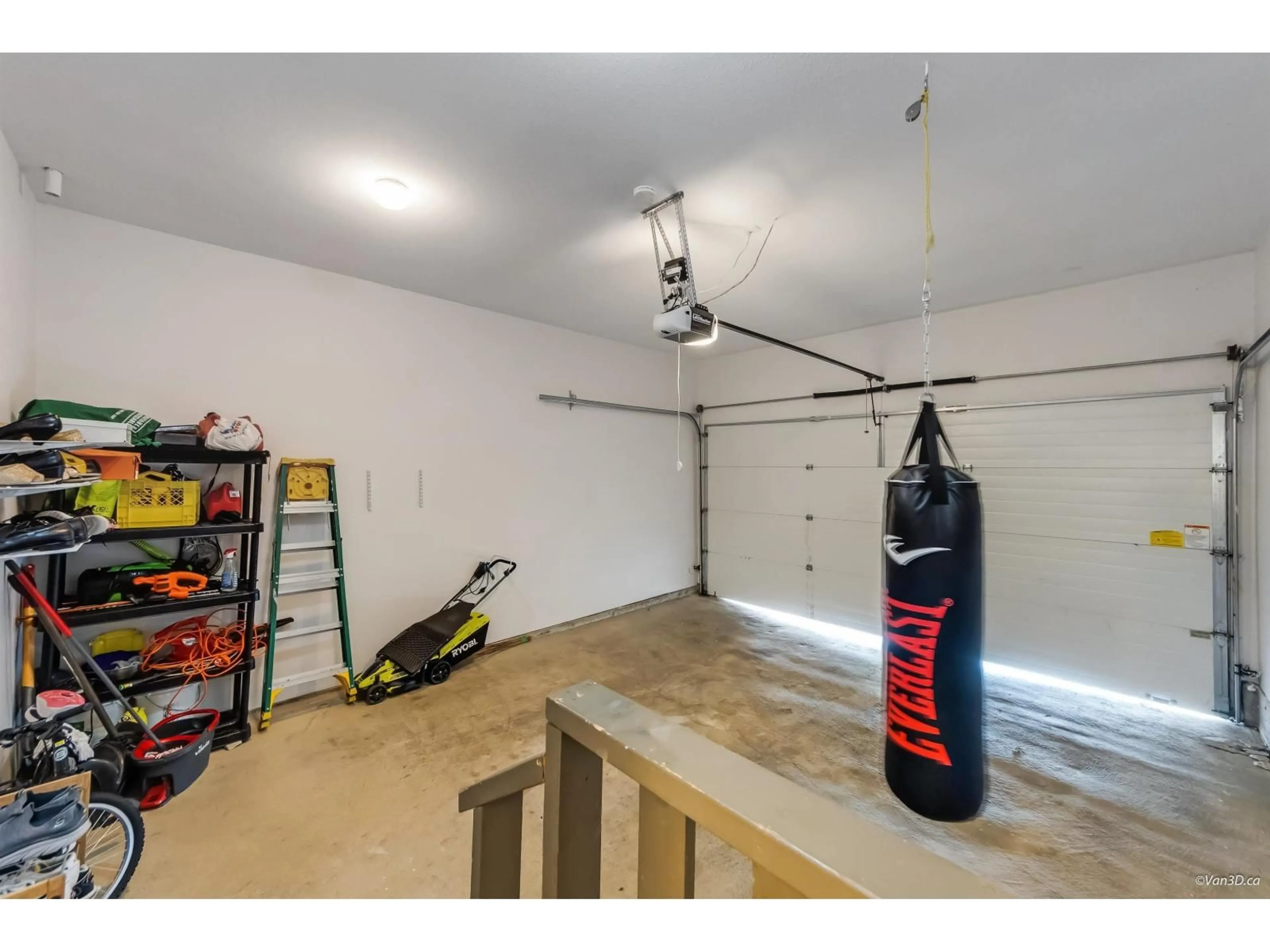 Indoor garage for 7506 143C STREET, Surrey British Columbia V3W1S2