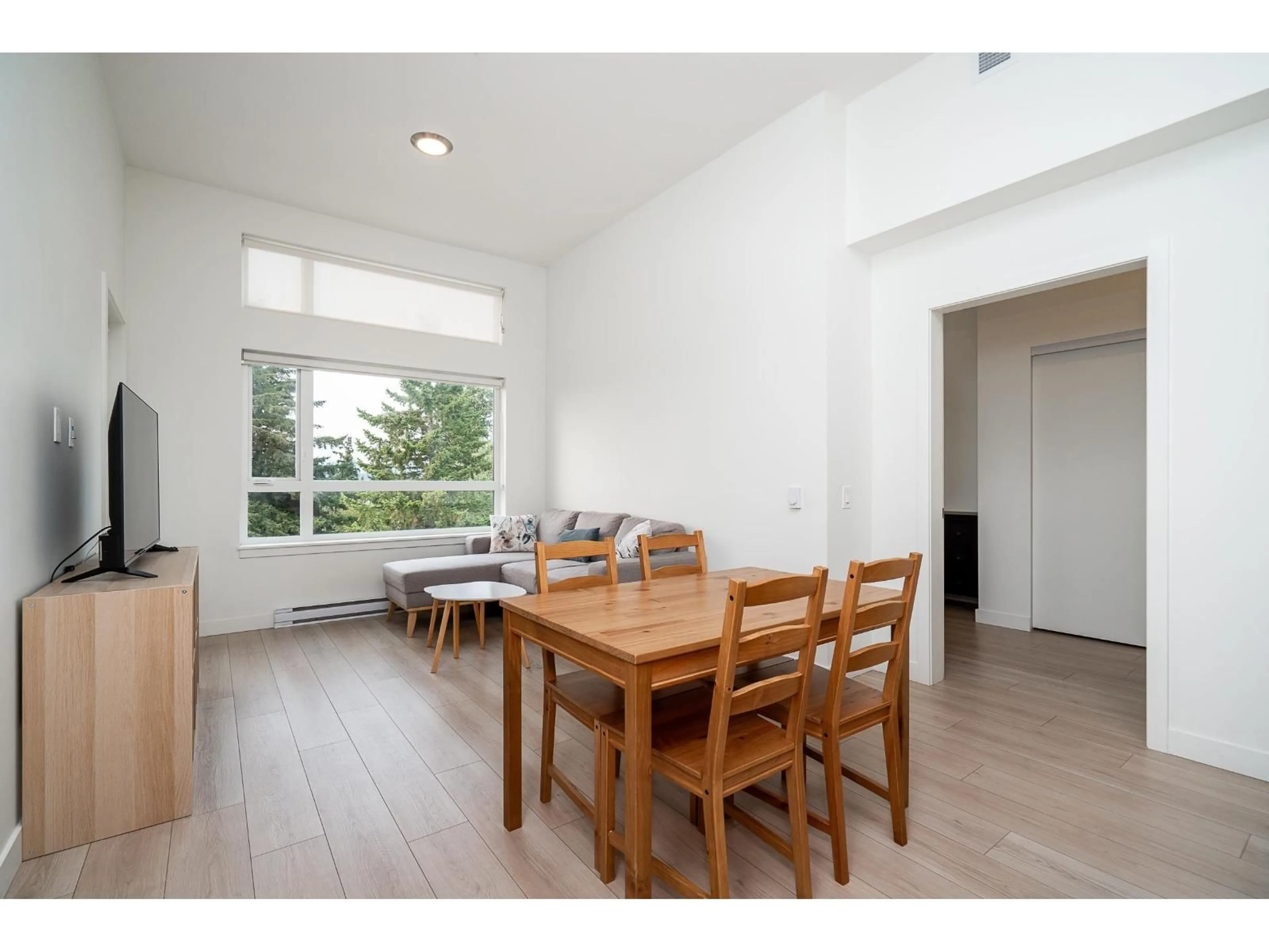 A pic of a room for 620 - 10777 138 STREET, Surrey British Columbia V3T0T5