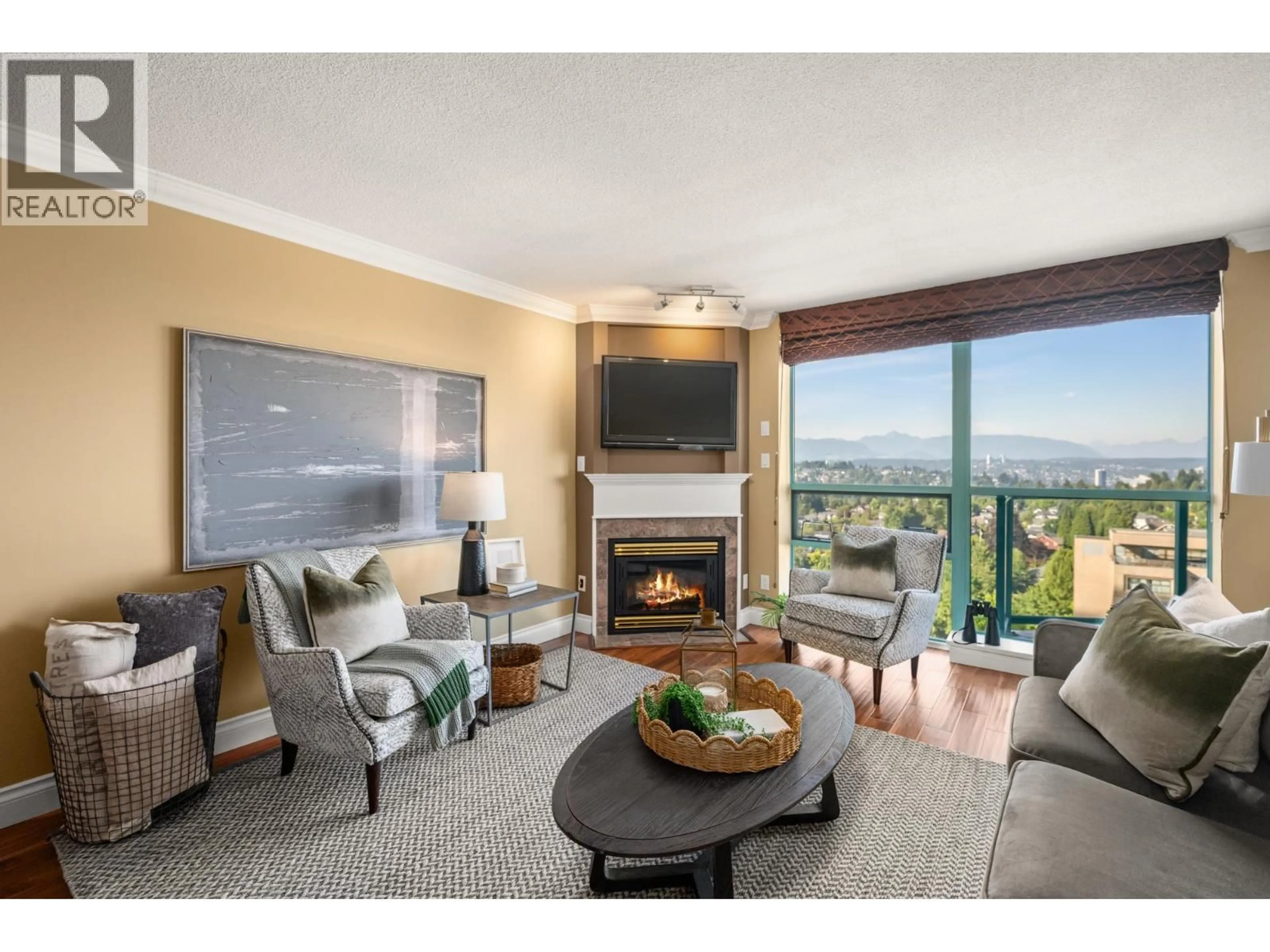 Living room with furniture, unknown for 1704 - 612 SIXTH STREET, New Westminster British Columbia V3L5V2