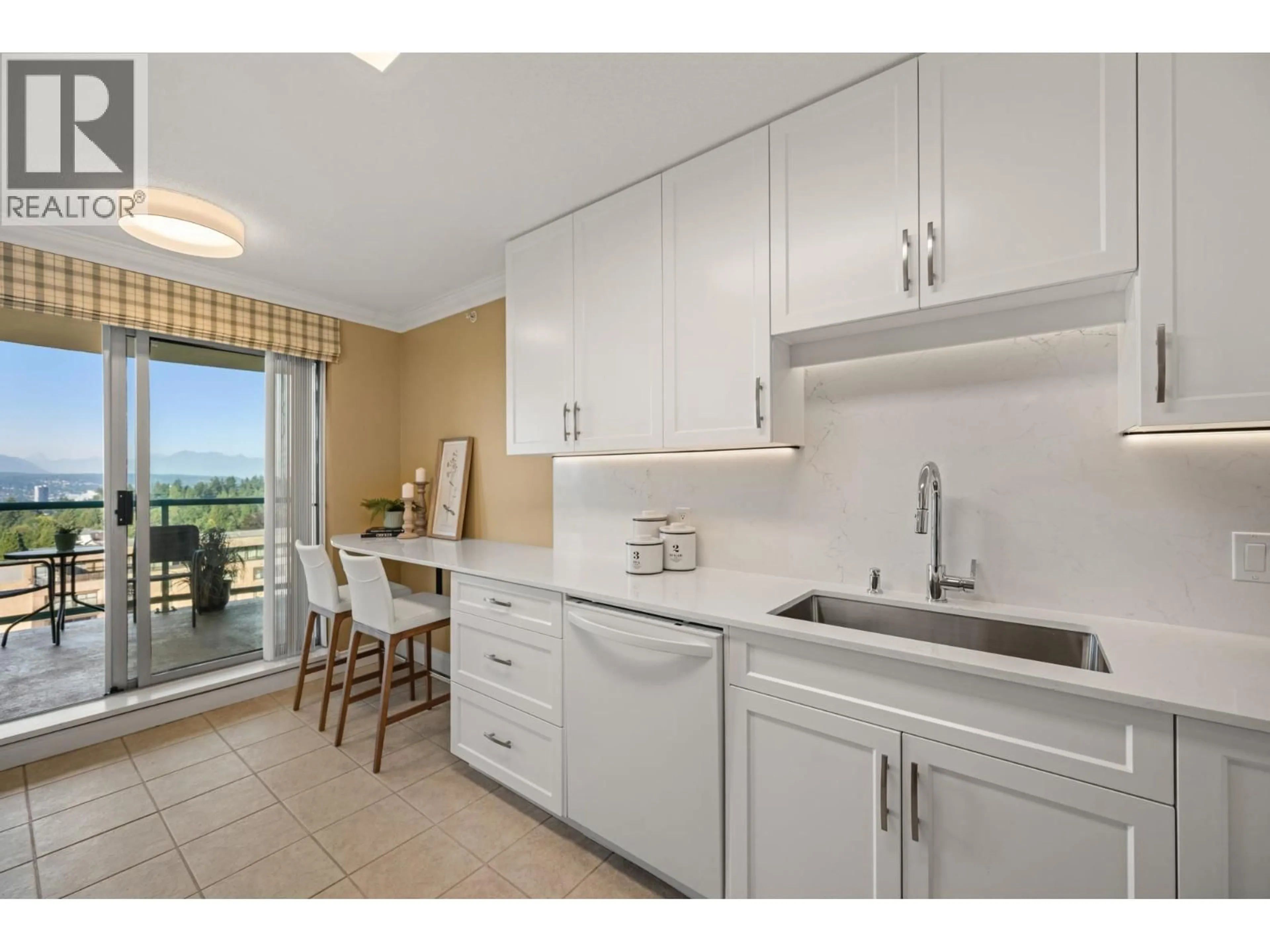 Standard kitchen, unknown for 1704 - 612 SIXTH STREET, New Westminster British Columbia V3L5V2
