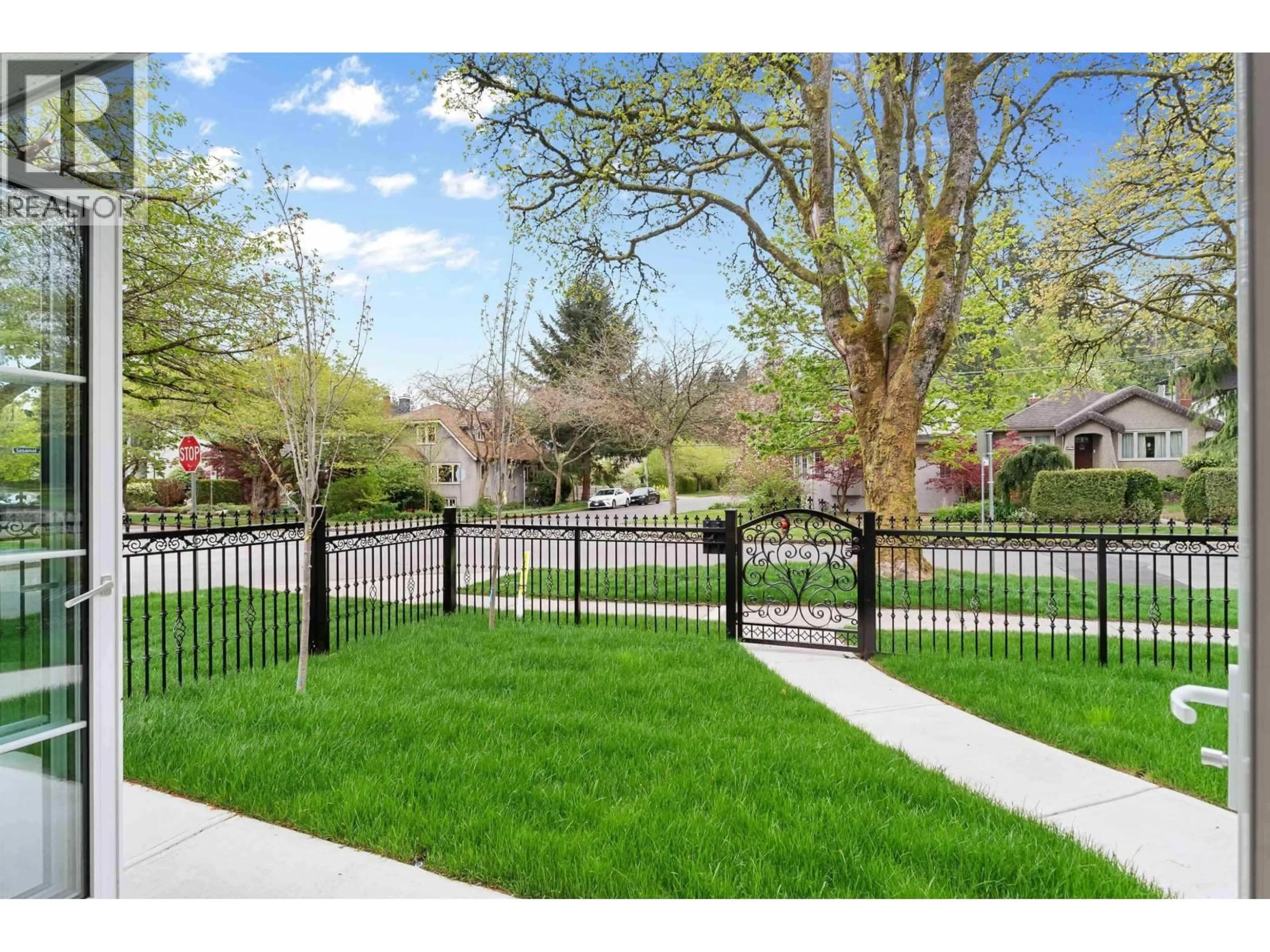 Unknown for 1 - 4503 15TH AVENUE, Vancouver British Columbia V6R3B3