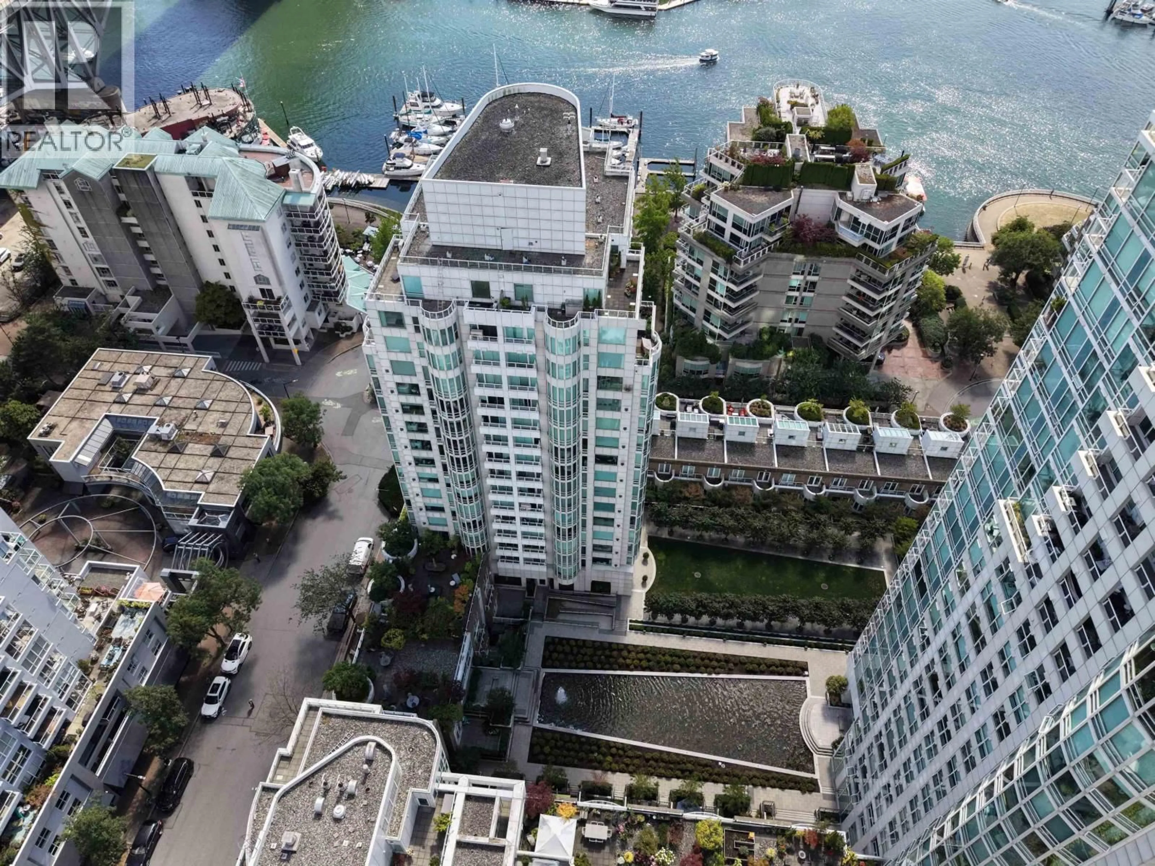 A pic from outside/outdoor area/front of a property/back of a property/a pic from drone, city buildings view from balcony for 404 - 1501 HOWE STREET, Vancouver British Columbia V6Z2P8