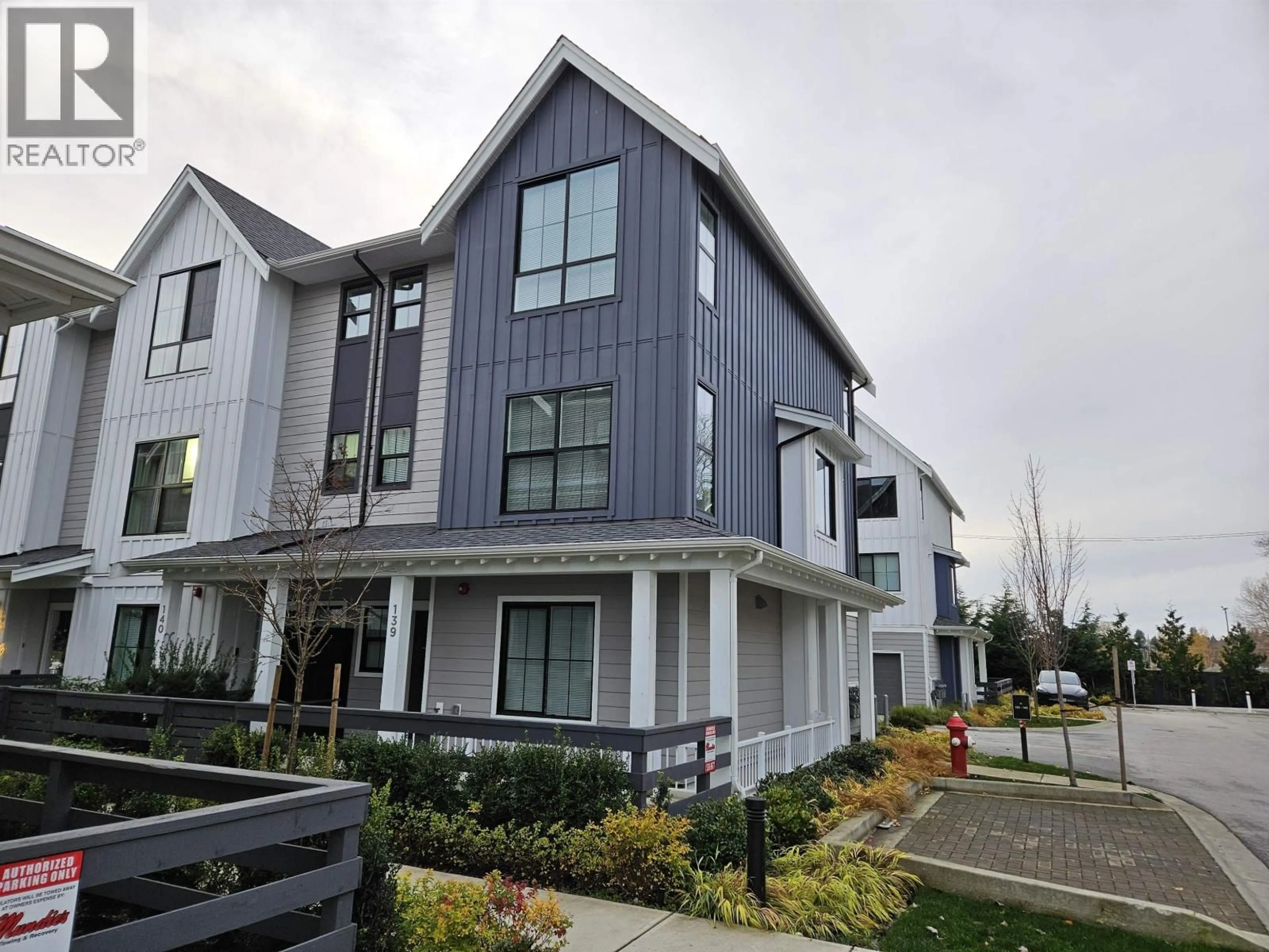 Home with vinyl exterior material, unknown for 139 - 488 FURNESS STREET, New Westminster British Columbia V3M0M1