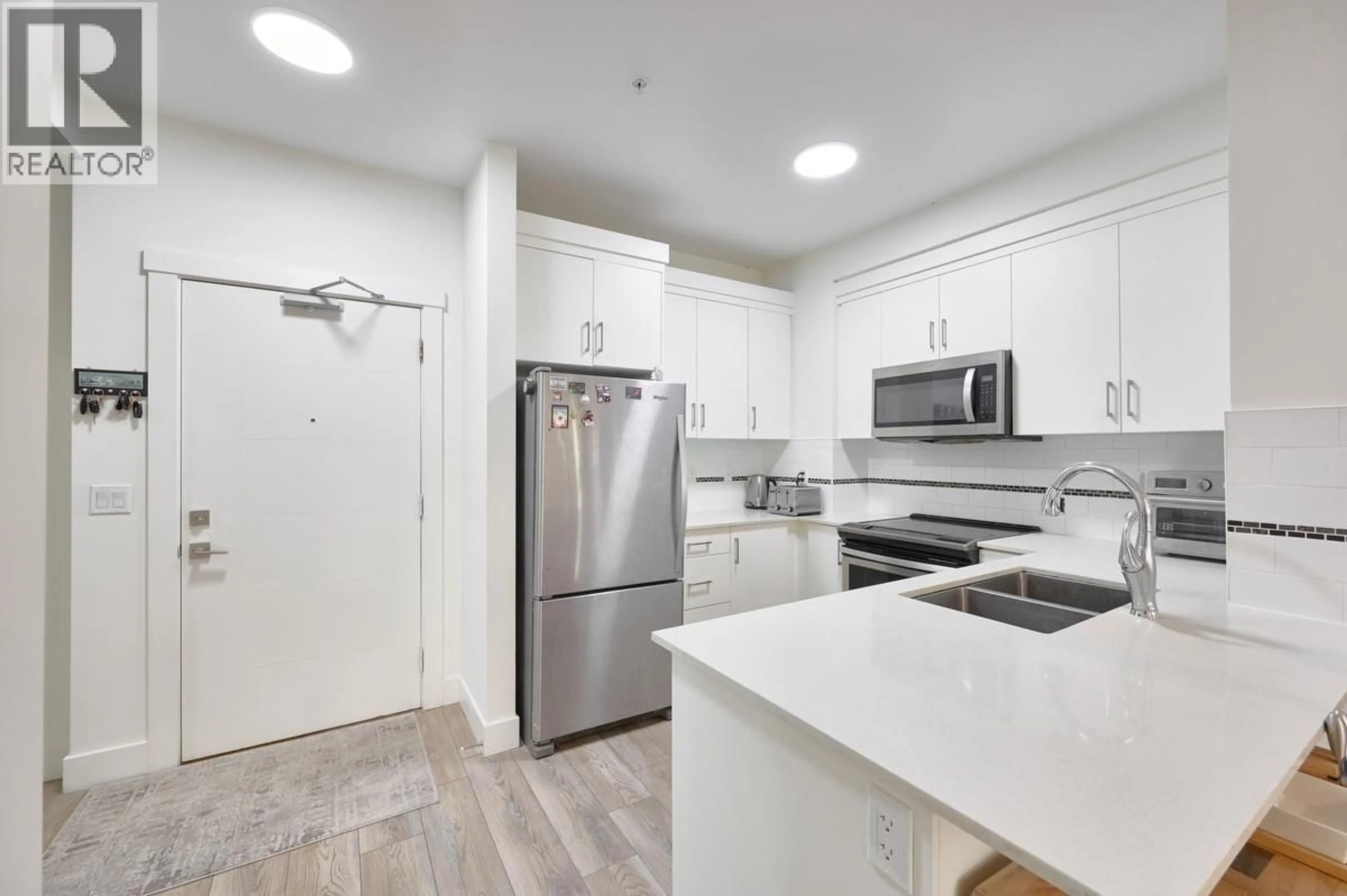 Standard kitchen, unknown for 305 - 22577 ROYAL CRESCENT, Maple Ridge British Columbia V2X2M2