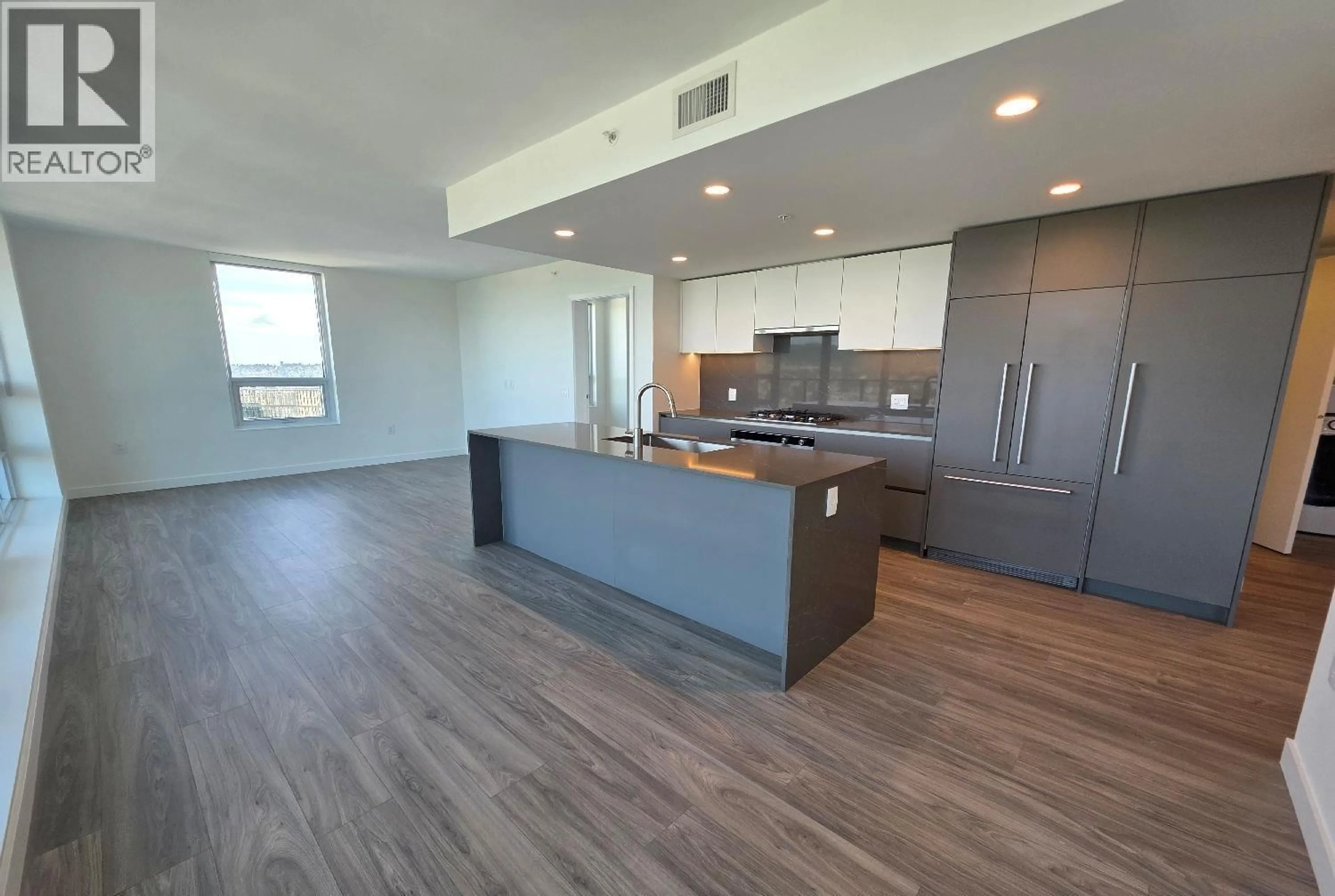 Open concept kitchen, wood/laminate floor for 3703 - 2135 SPRINGER AVENUE, Burnaby British Columbia V5B0C1