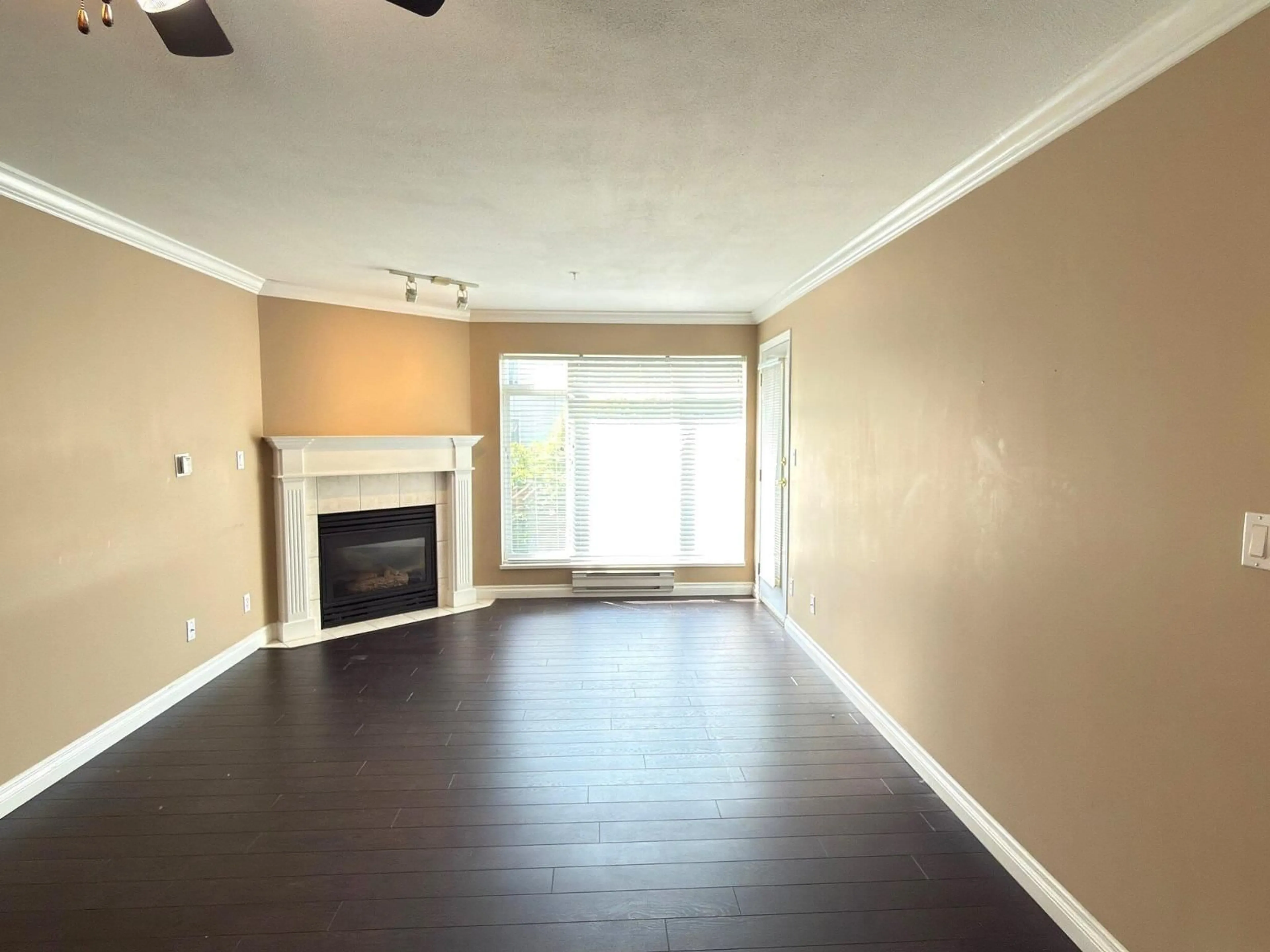 A pic of a room for 211 - 32085 GEORGE FERGUSON WAY, Abbotsford British Columbia V2T2K7
