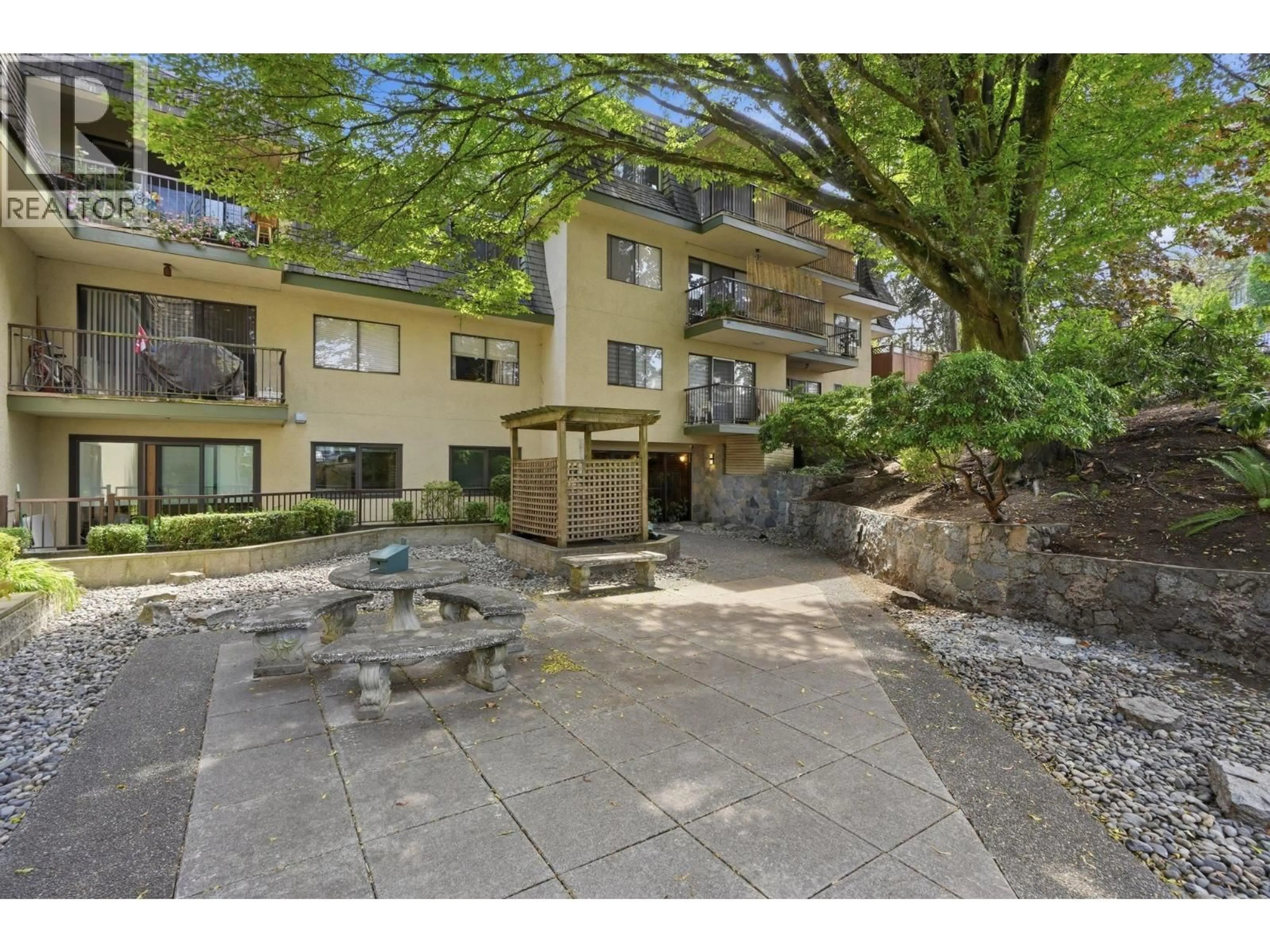 Patio, street for 210 - 466 EIGHTH AVENUE, New Westminster British Columbia V3L4L2