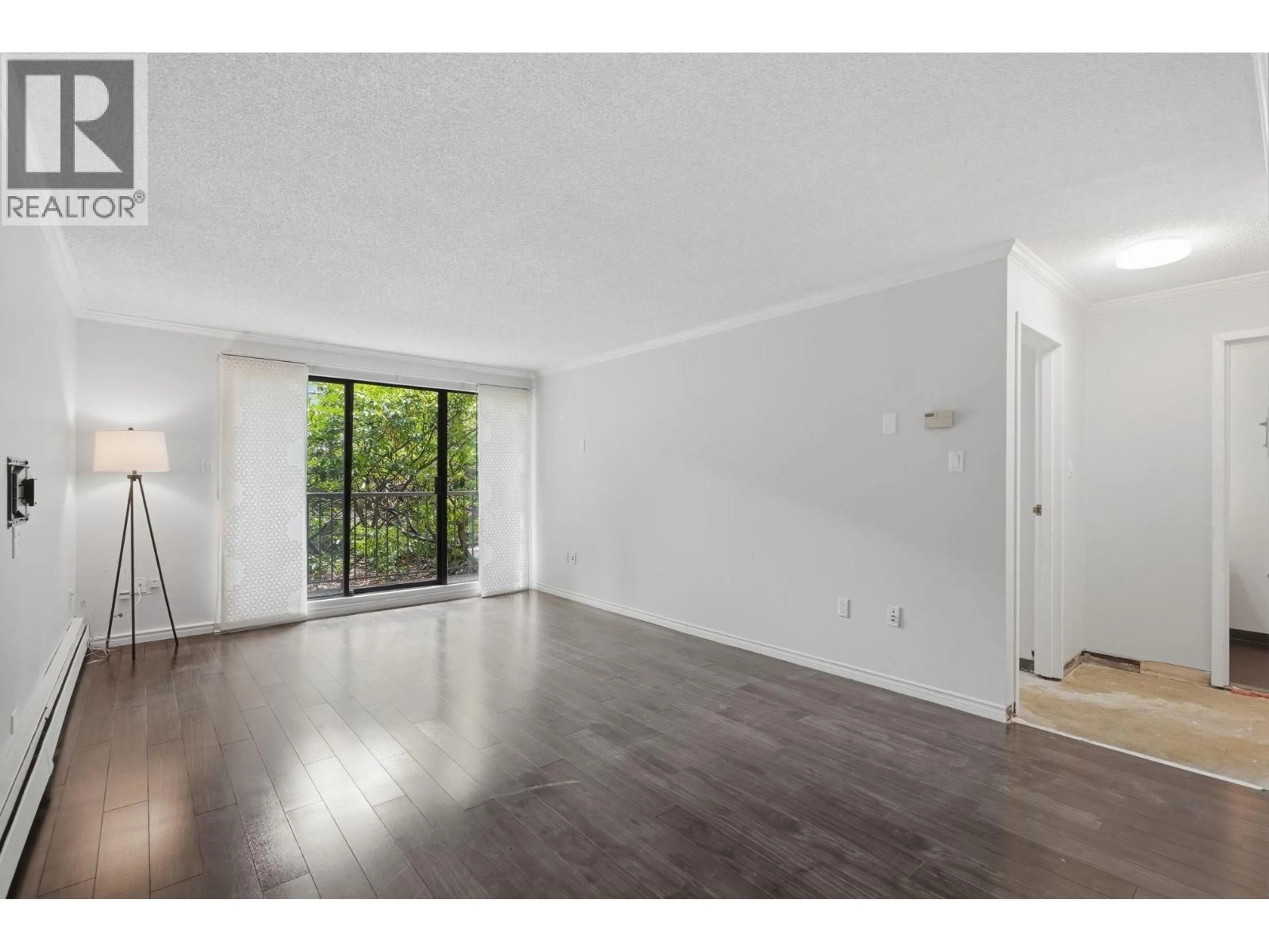 A pic of a room for 210 - 466 EIGHTH AVENUE, New Westminster British Columbia V3L4L2