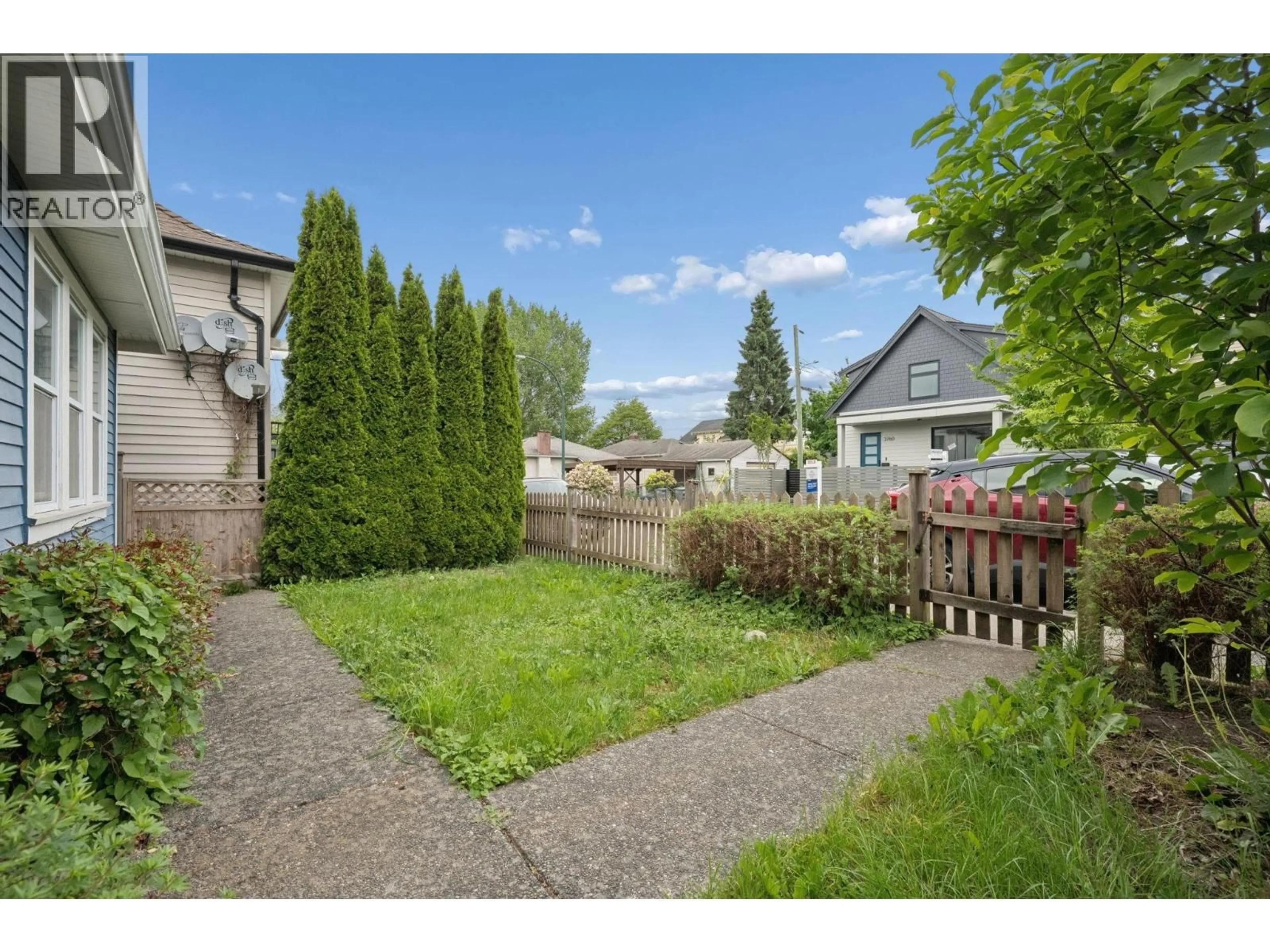 Patio, street for 3795 FLEMING STREET, Vancouver British Columbia V5N3W1