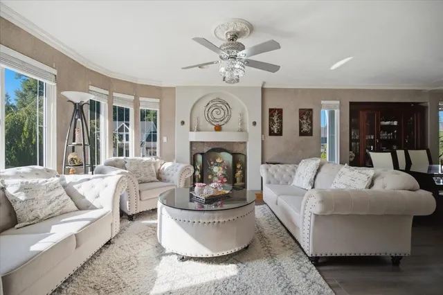 8351 MILLER CRESCENT, Mission 5