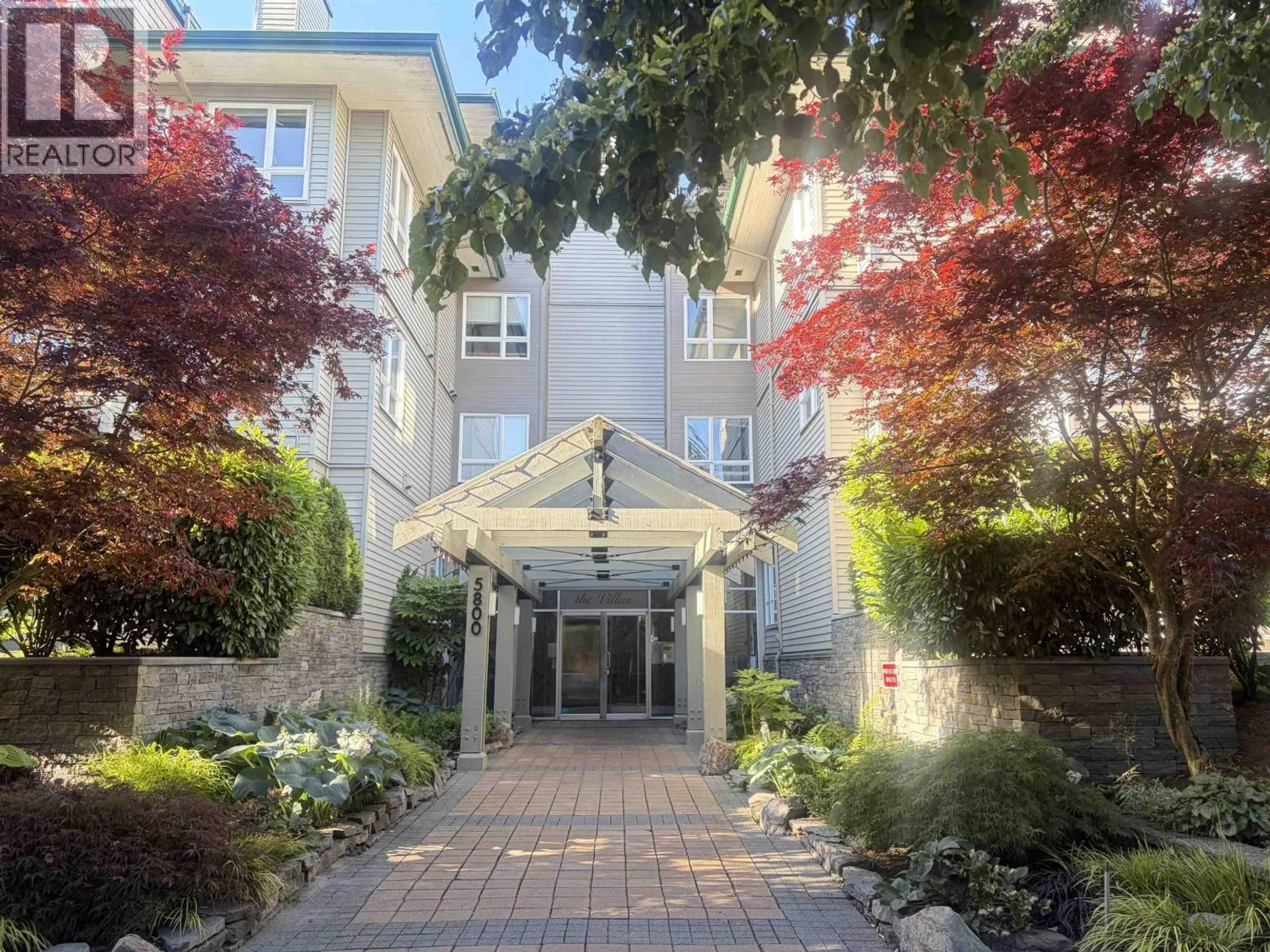 Indoor foyer for 114 - 5800 ANDREWS ROAD, Richmond British Columbia V7E6M2