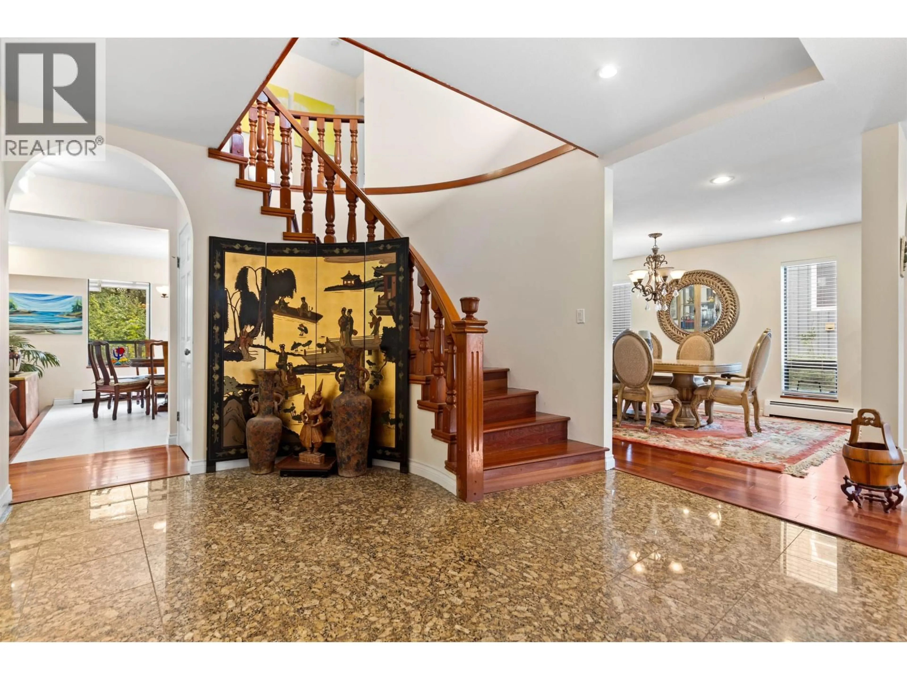 Indoor foyer for 7995 WOODHURST DRIVE, Burnaby British Columbia V5A4C6